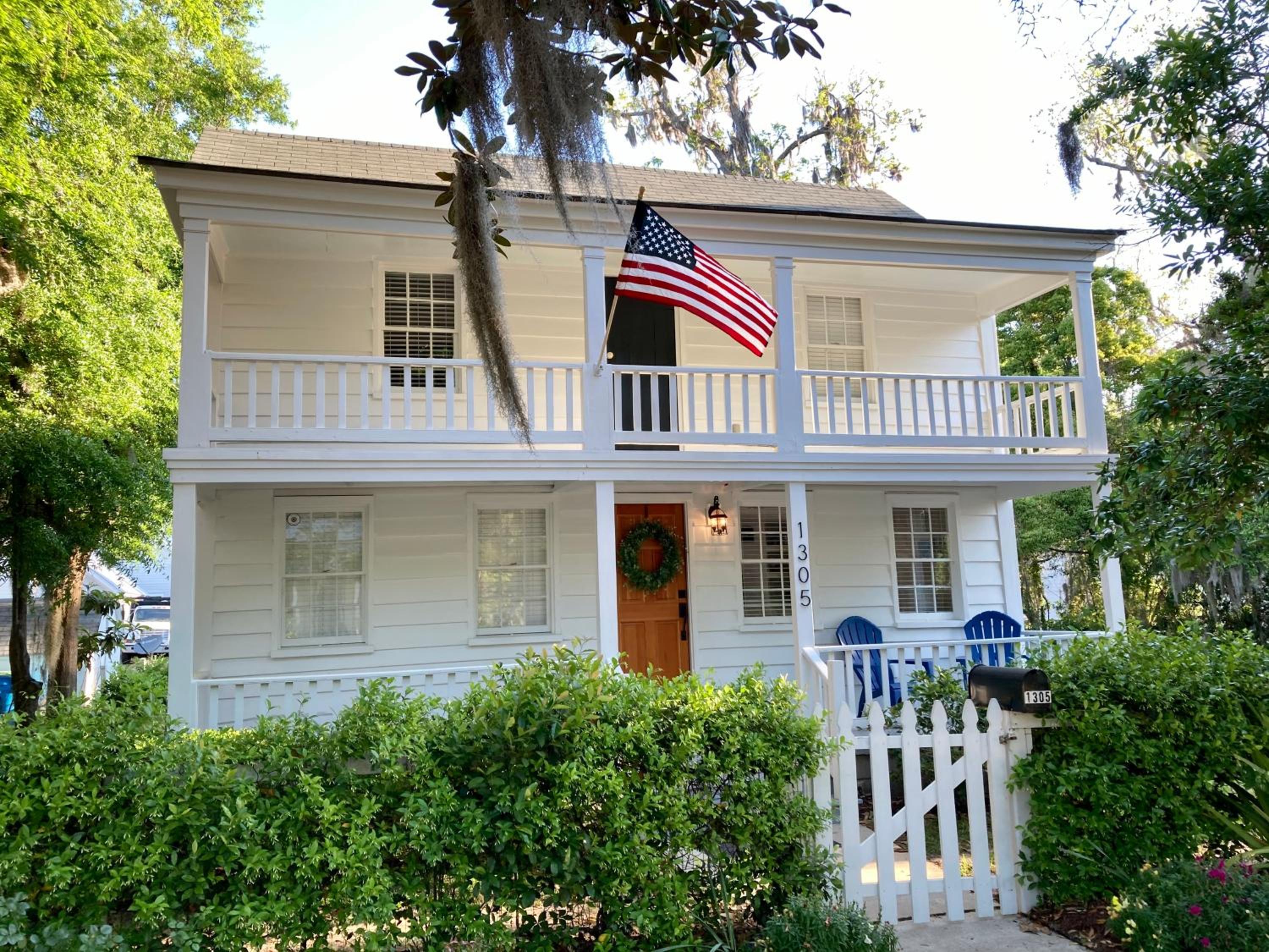 Sea Glass Cottage on Duke - Three Bedrooms Downtown Beaufort view 2