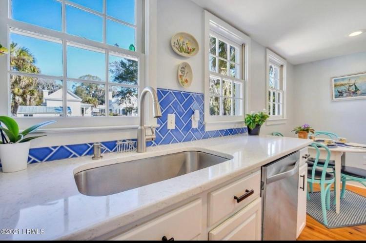 Sea Glass Cottage on Duke - Three Bedrooms Downtown Beaufort view 4