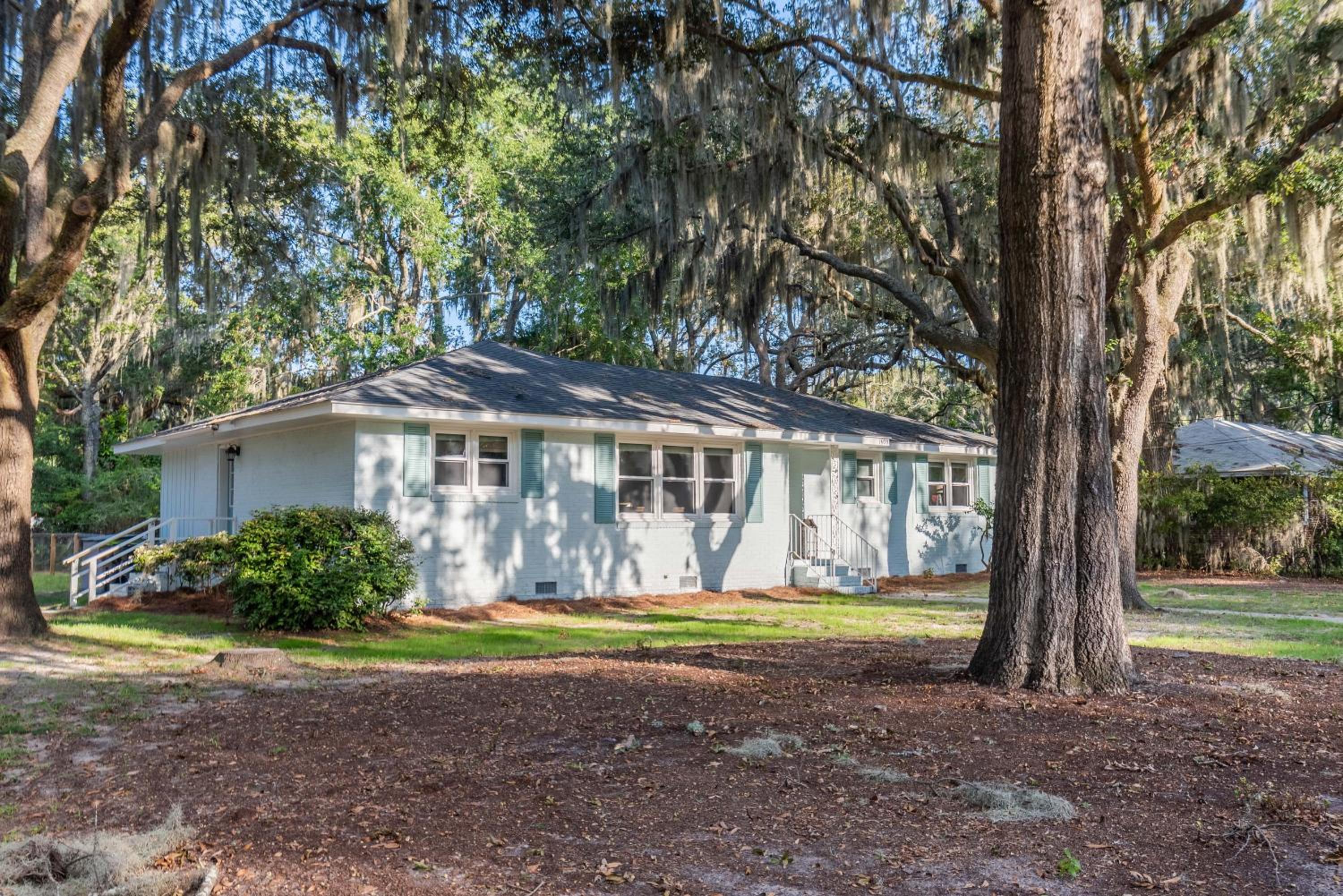 Refinished 3-BR Lowcountry Retreat view 3