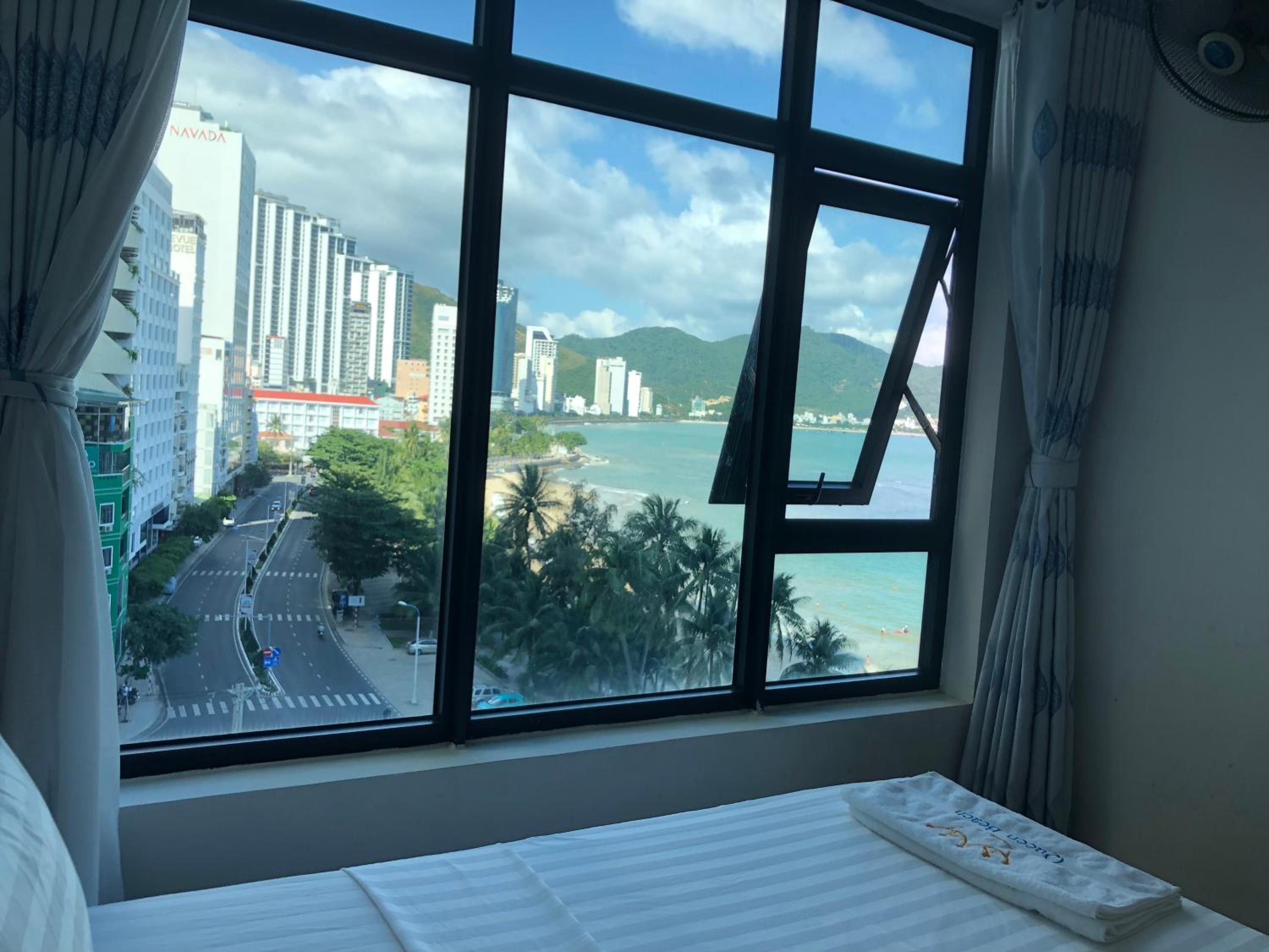 Căn hộ 3 phòng ngủ ngắm biển hòn chồng và thành phố view 5
