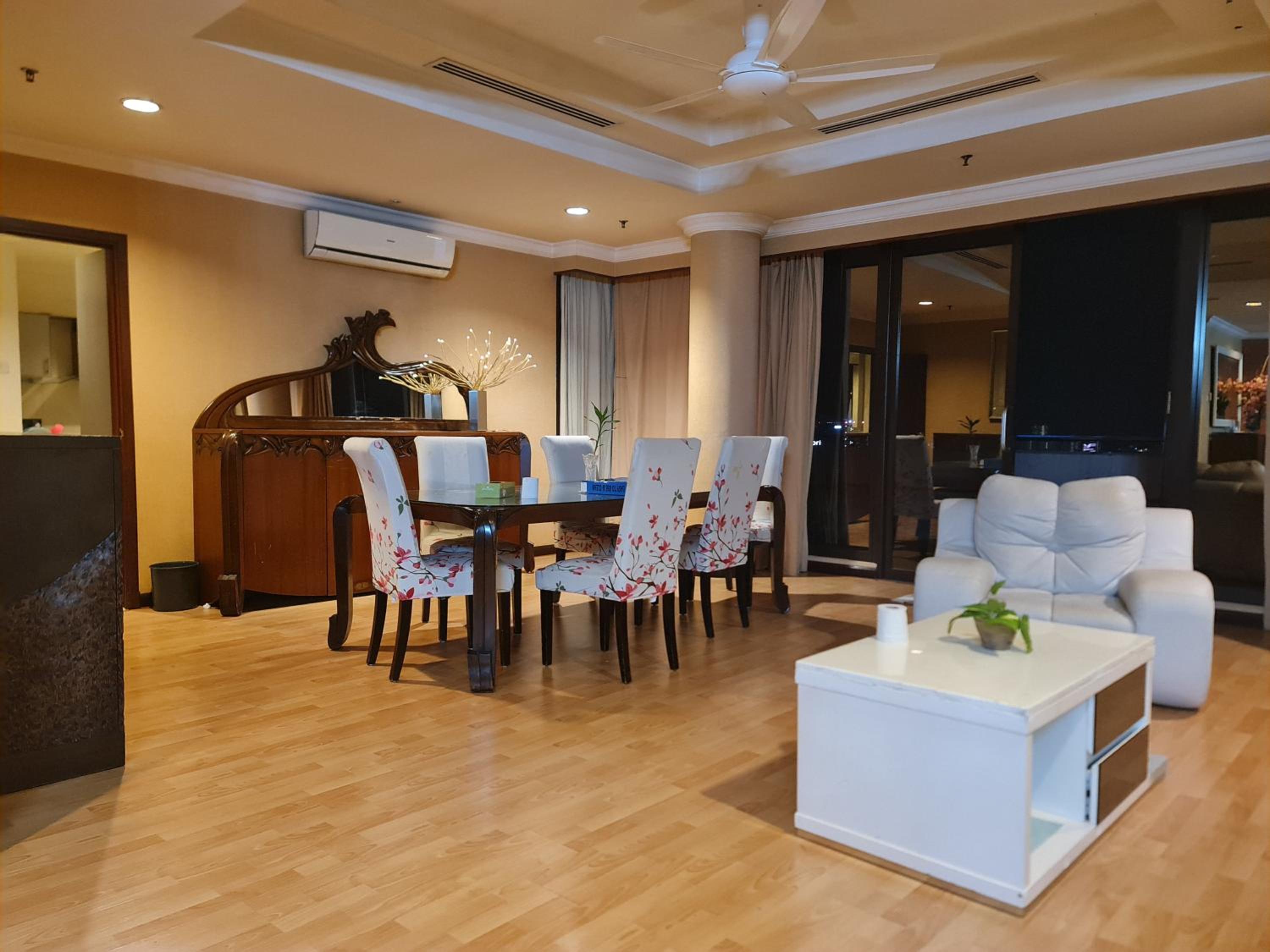 BLOSSOM SERVICE Suite