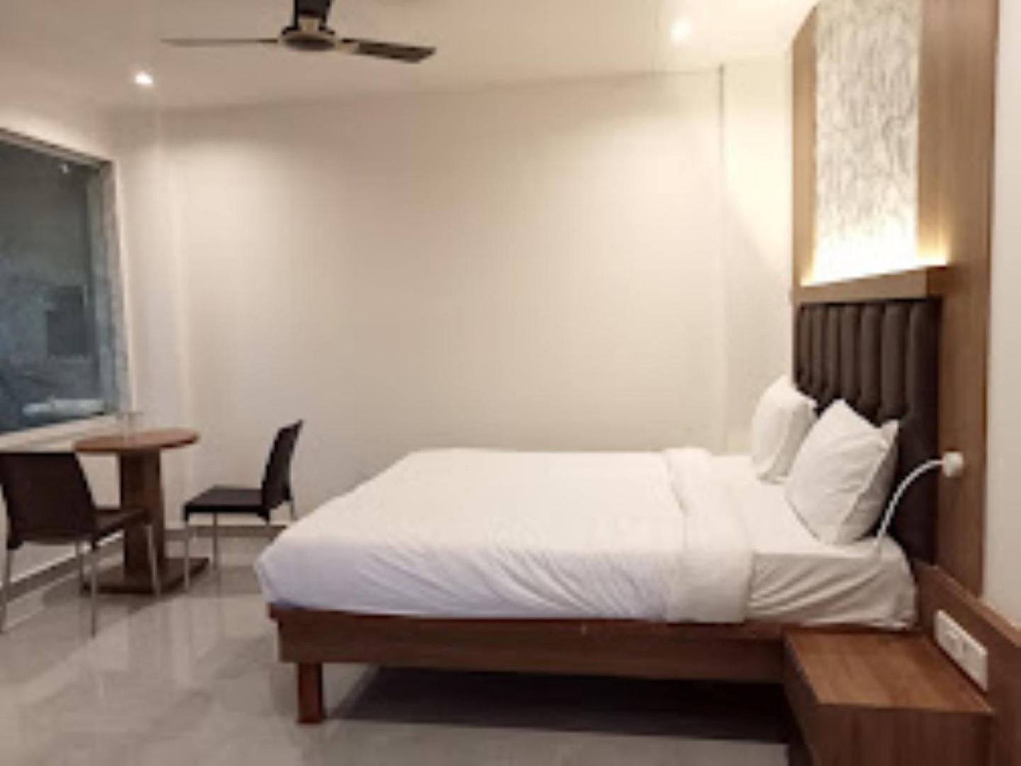 Hotel Grand Residency , Kolegaon