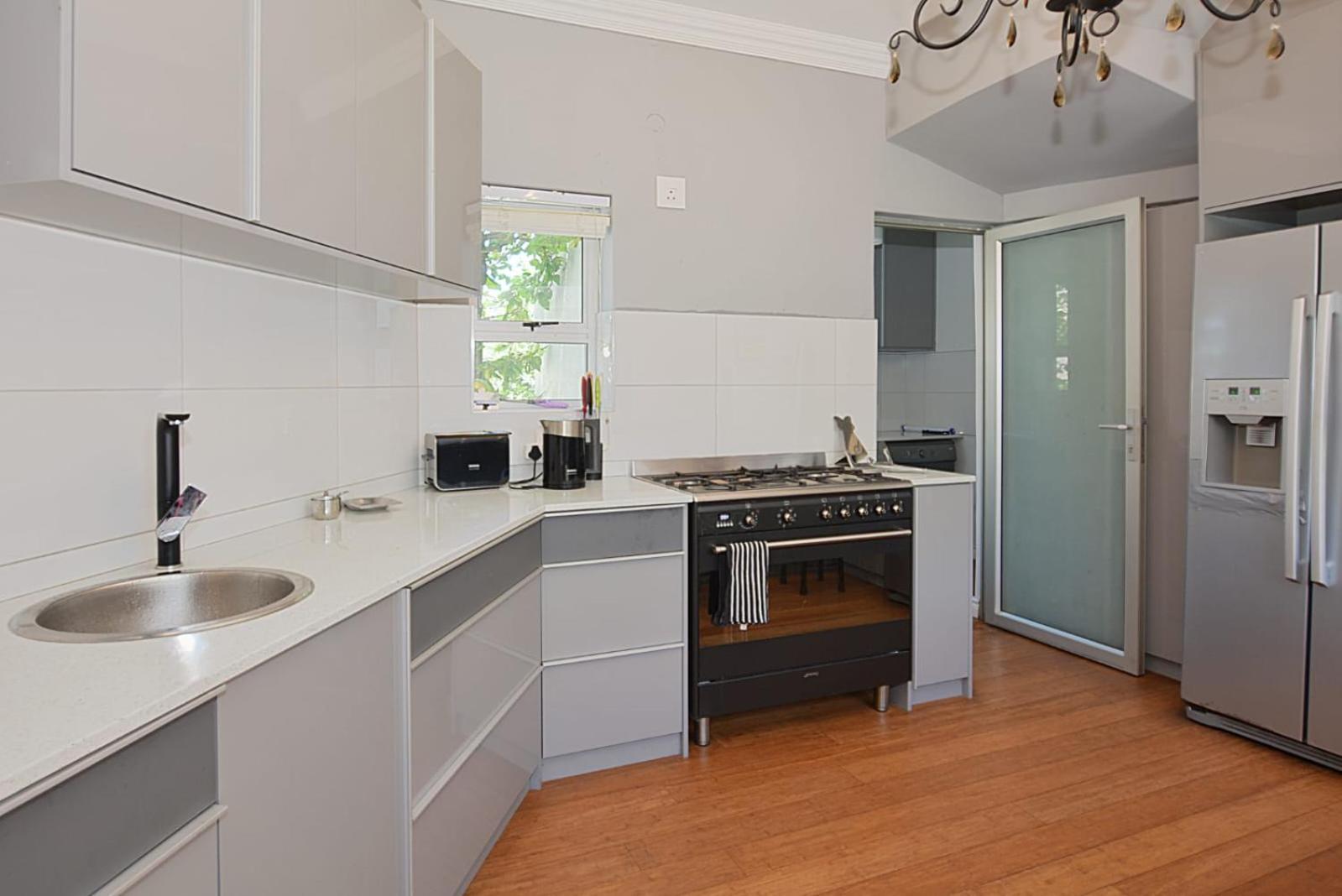 Luxury home walking distance to Blouberg beach view 5