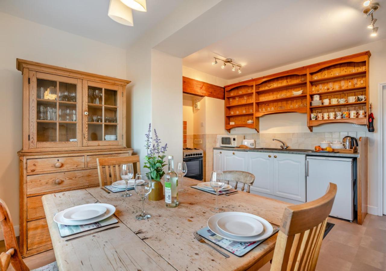 2 Bed in Whitby oc-w010