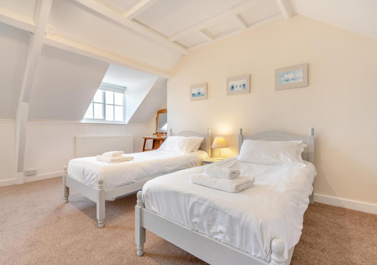 2 Bed in Whitby oc-w010