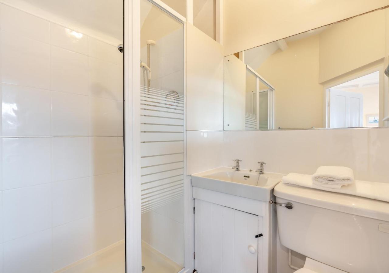2 Bed in Whitby oc-w010