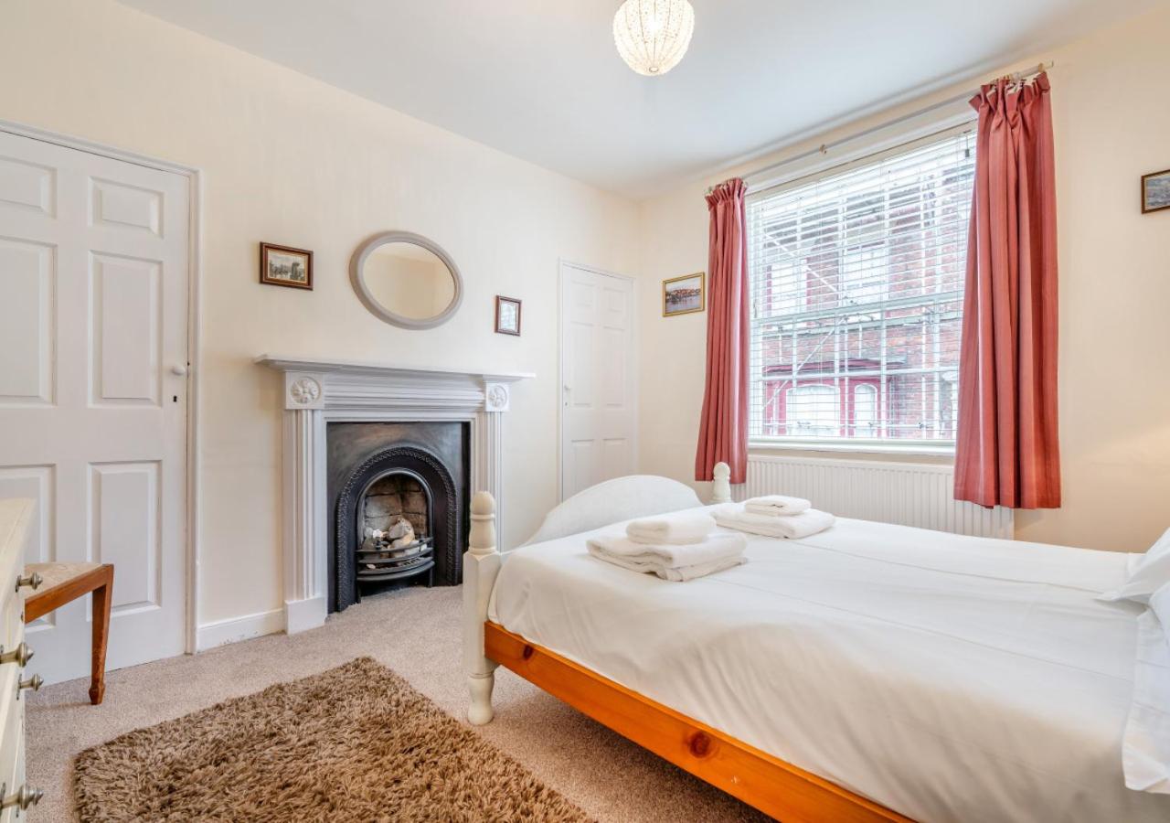2 Bed in Whitby oc-w010