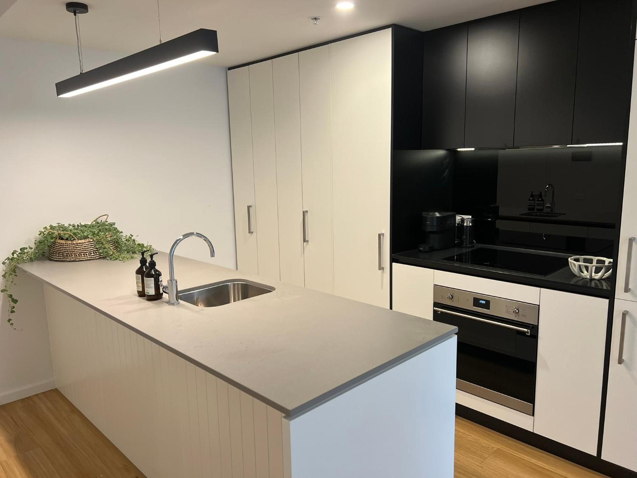 NEW BOUTIQUE 1bd Apt