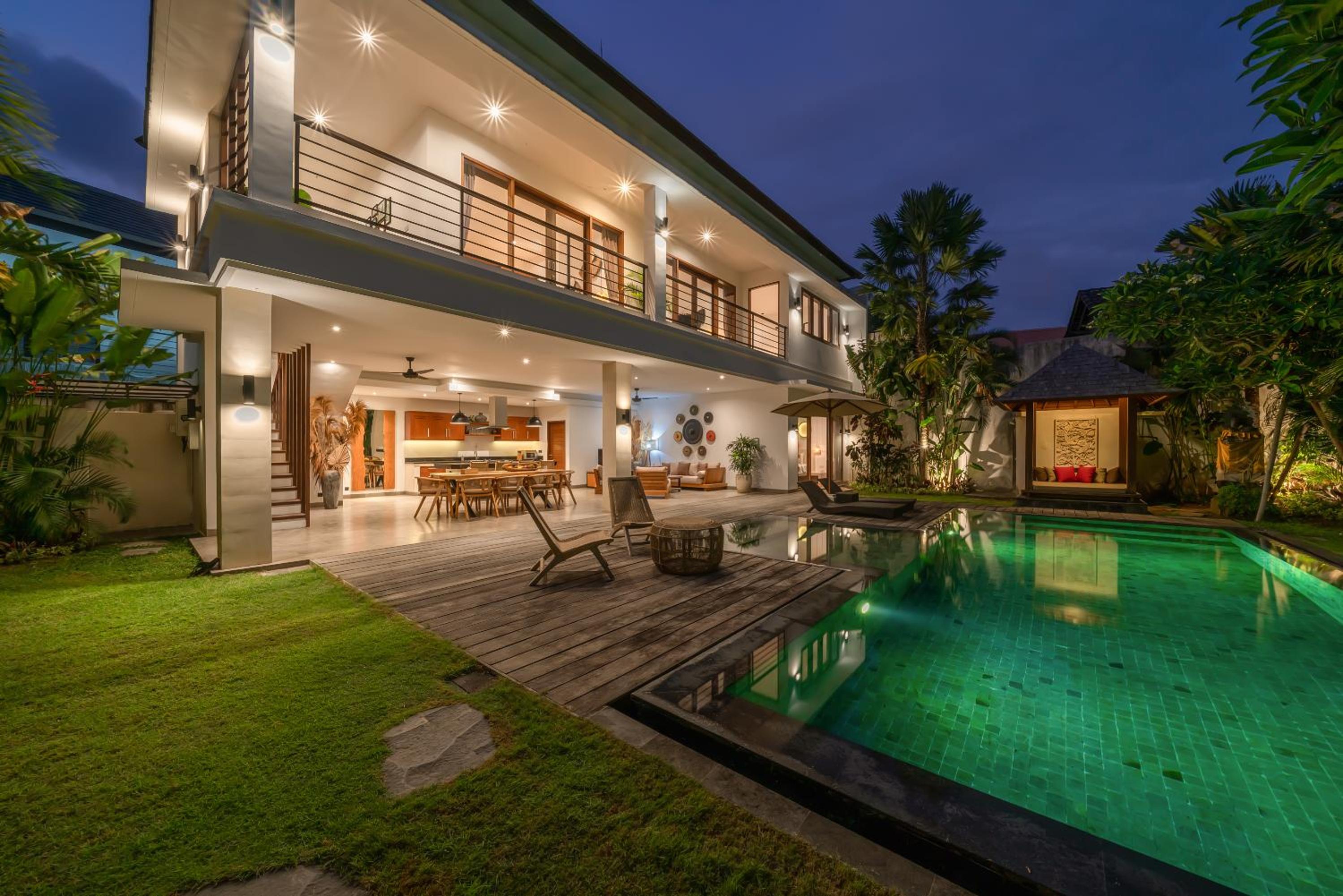 Villa Lisy - Spacious 4BR Villa with Large Swimming Pool view 2