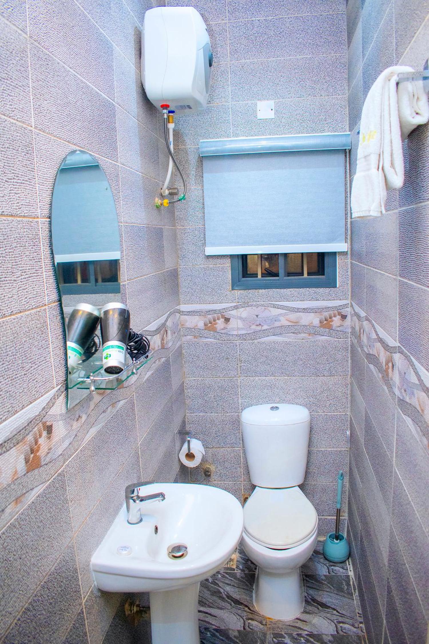ERiTH APARTMENT & SUITES view 2