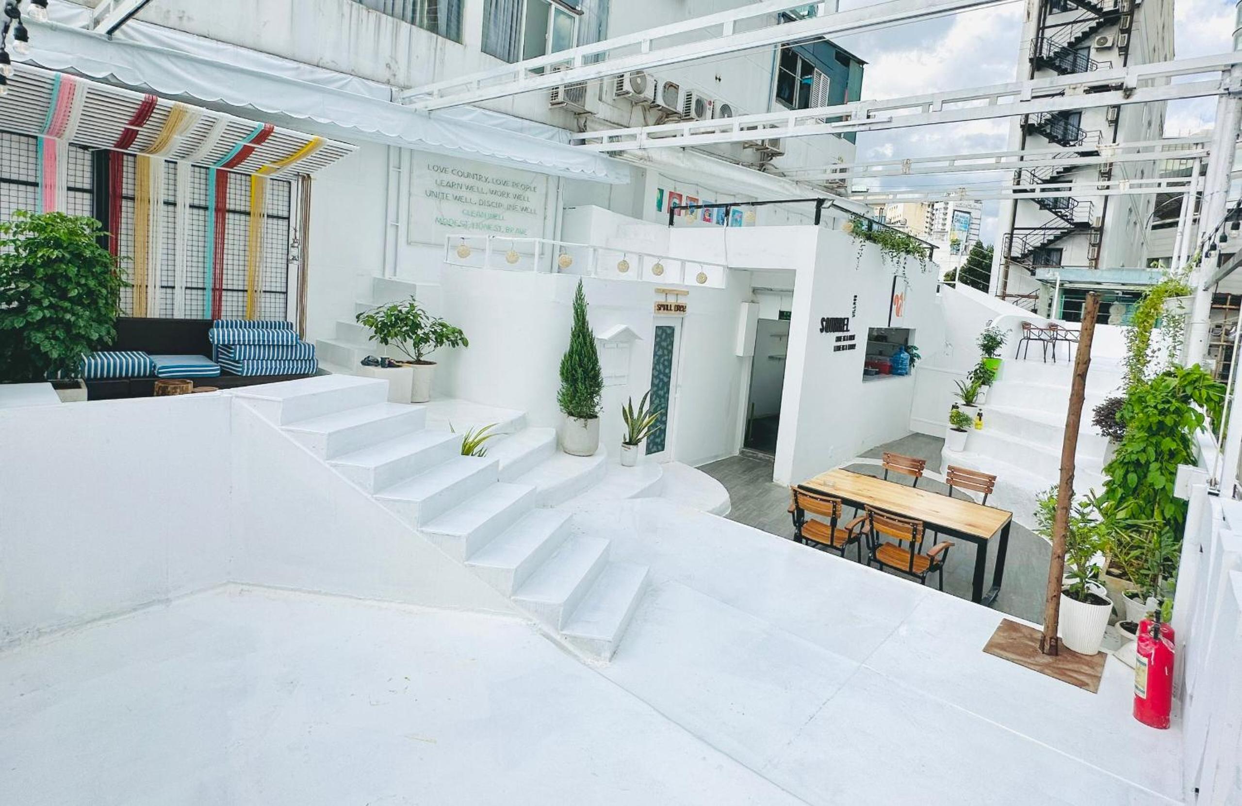 Spacious Penthouse private rooftop in D1 HCMC