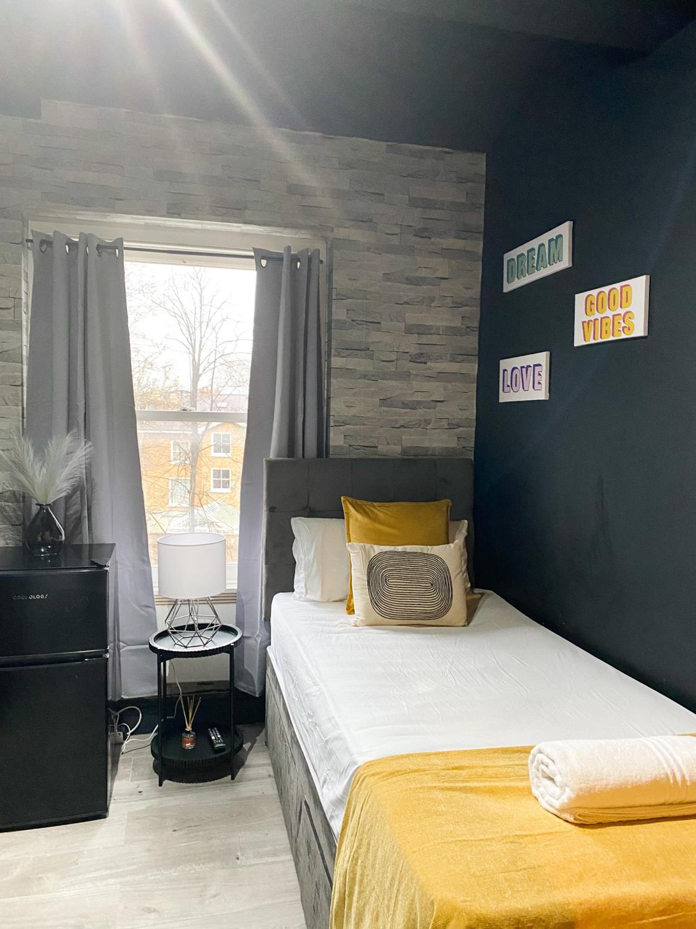 Cozy Flat Holland Road Close to Westfield view 2