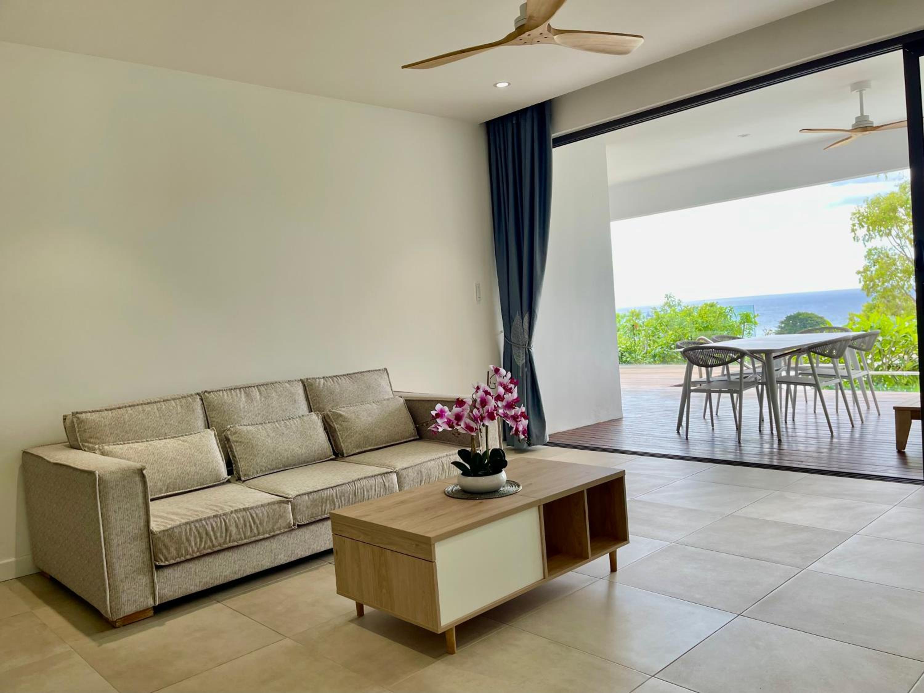 Appartement 2 chambres avec piscine, vue mer sur la baie view 5