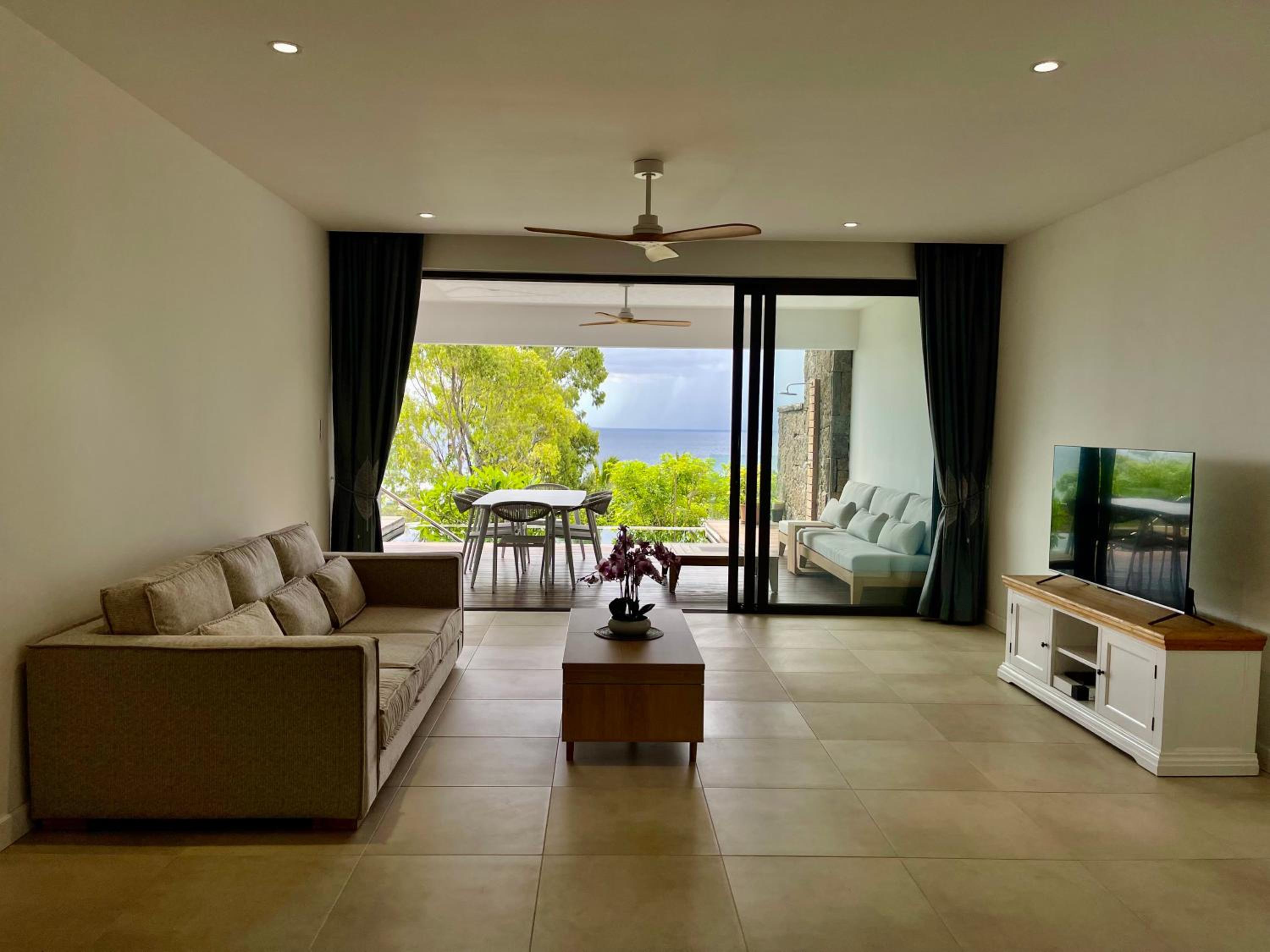 Appartement 2 chambres avec piscine, vue mer sur la baie view 2