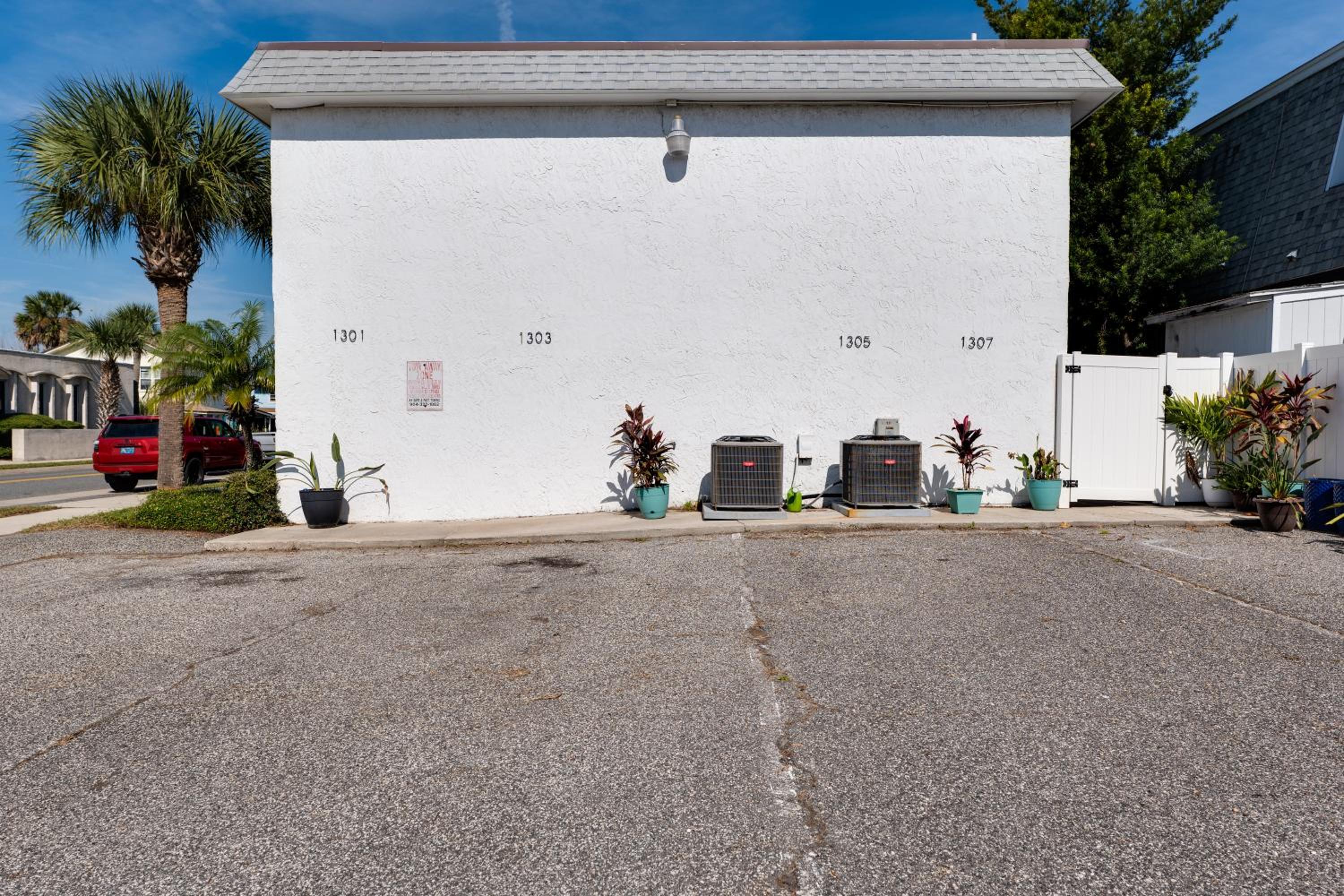 Be A Nomad l Charming 2 Bed Steps to Beach view 5