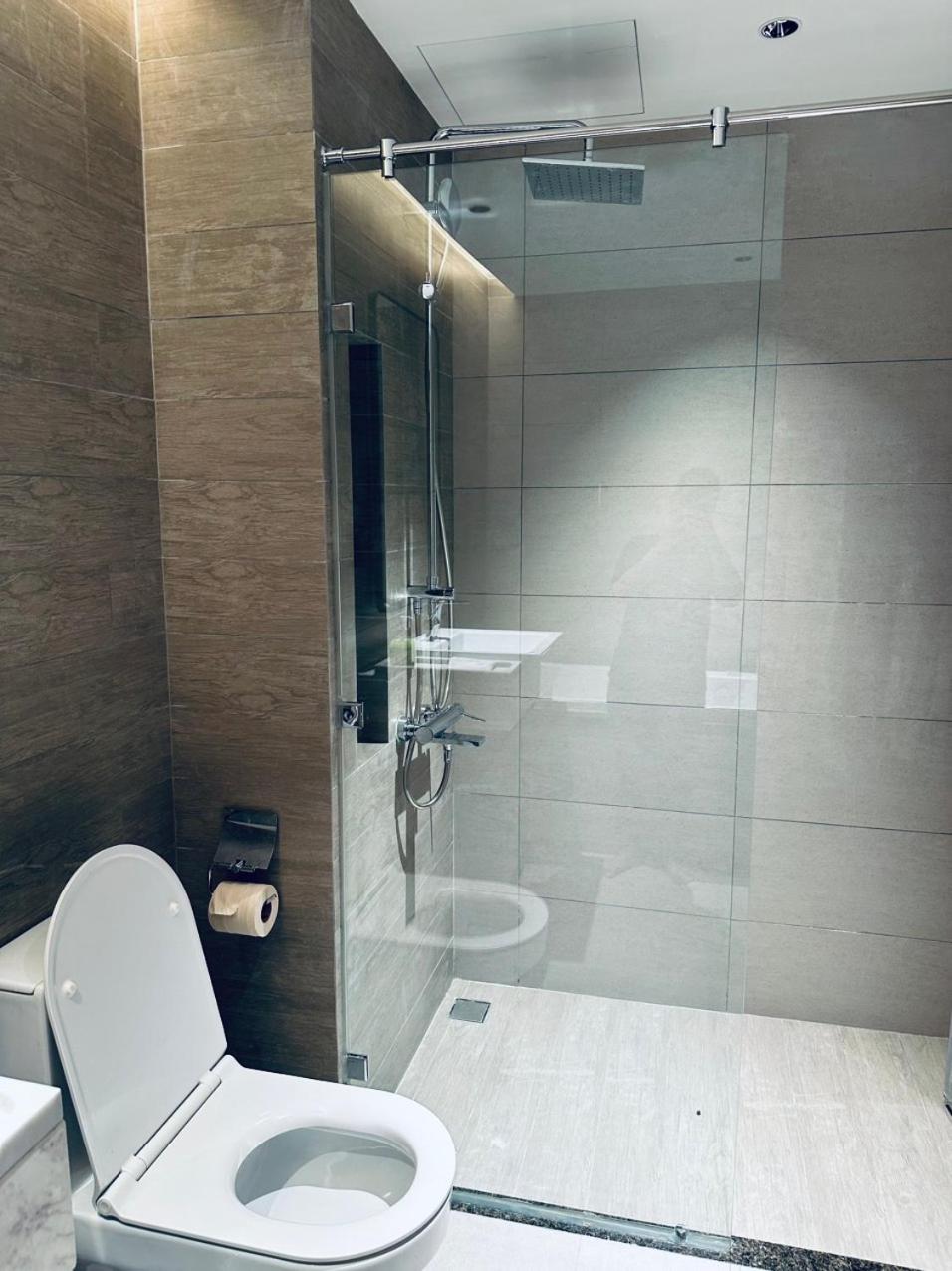 Cho thuê căn hộ cao cấp Diamond skyvila cao cấp 3pn2wc 1 gara oto