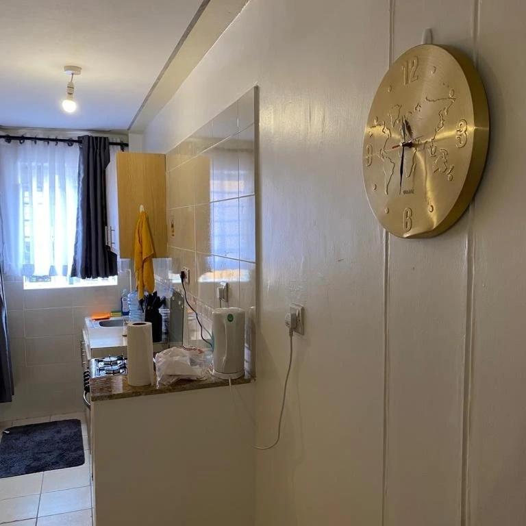 Luxurious One Bedroom Apartment centrally-located in South B, minutes from CBD, Shopping Malls, Restarants and other Entertainment Areas. Free private park view 2