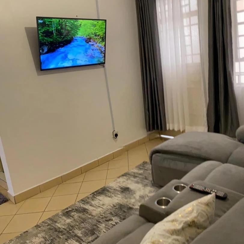 Luxurious One Bedroom Apartment centrally-located in South B, minutes from CBD, Shopping Malls, Restarants and other Entertainment Areas. Free private park view 3