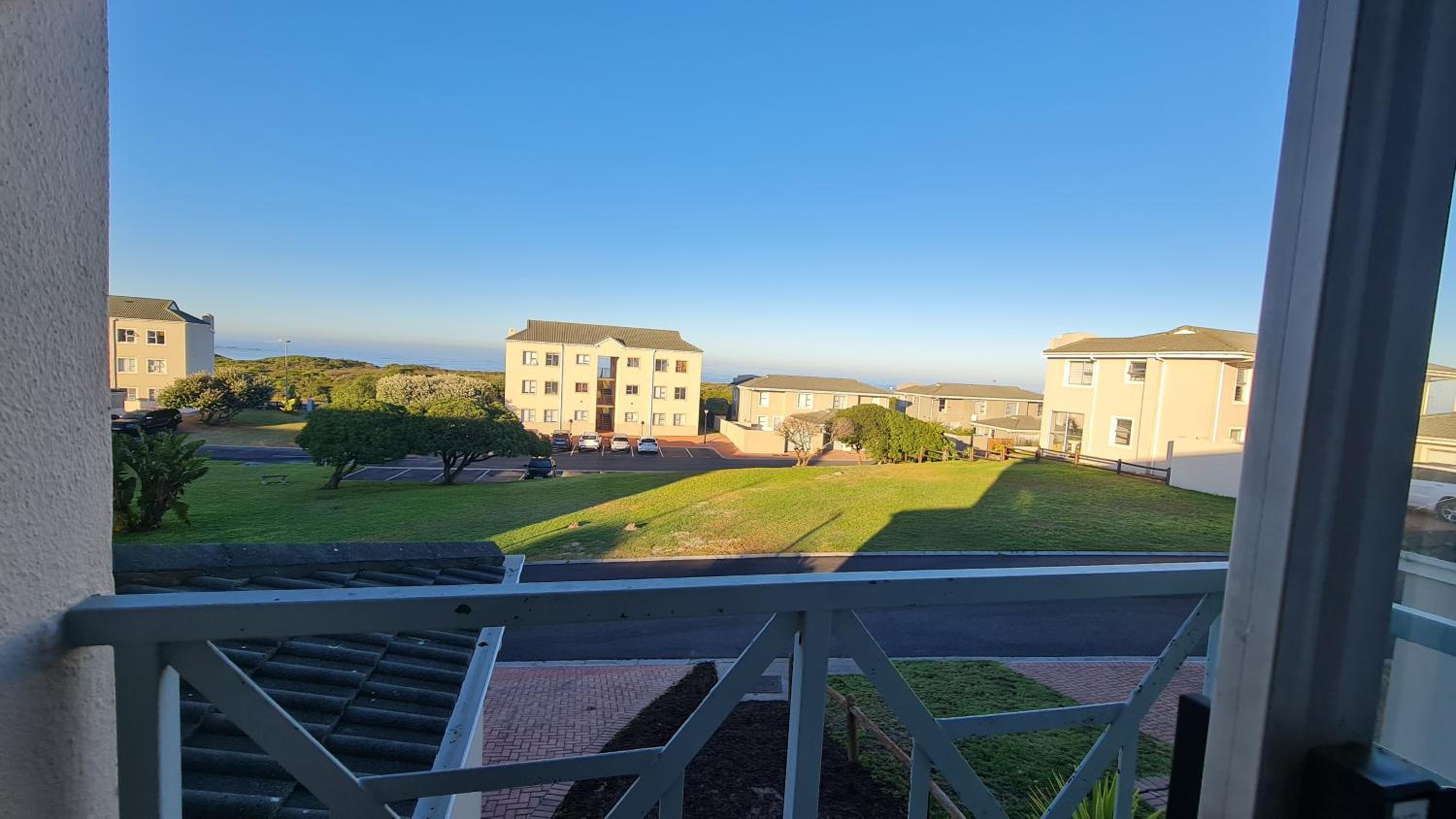 3 Bedroom Beach House with Ocean Views Across the Road from the Beach