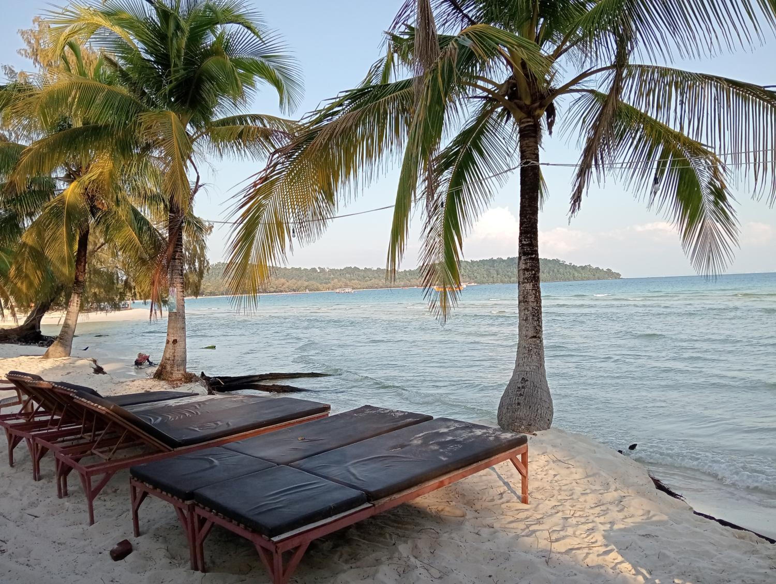 White Pearl Beach view 3