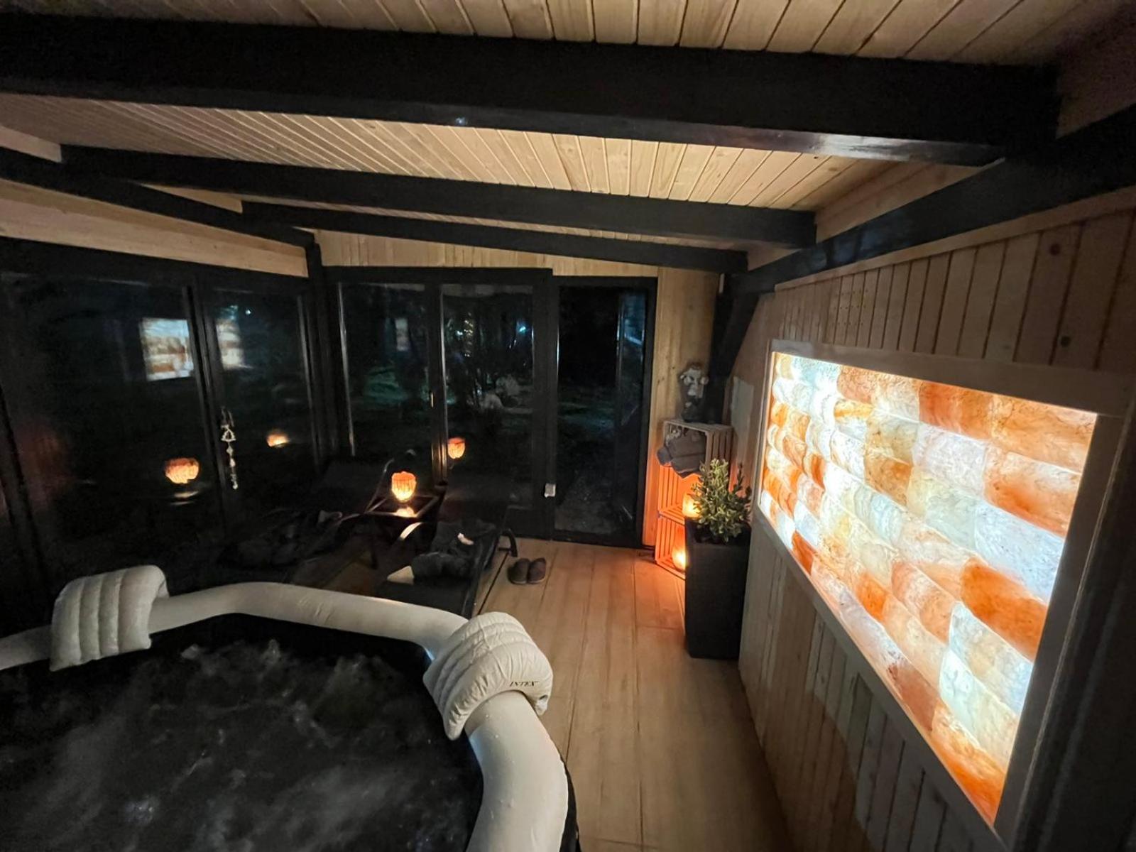 Residence Wood Pool & SPA