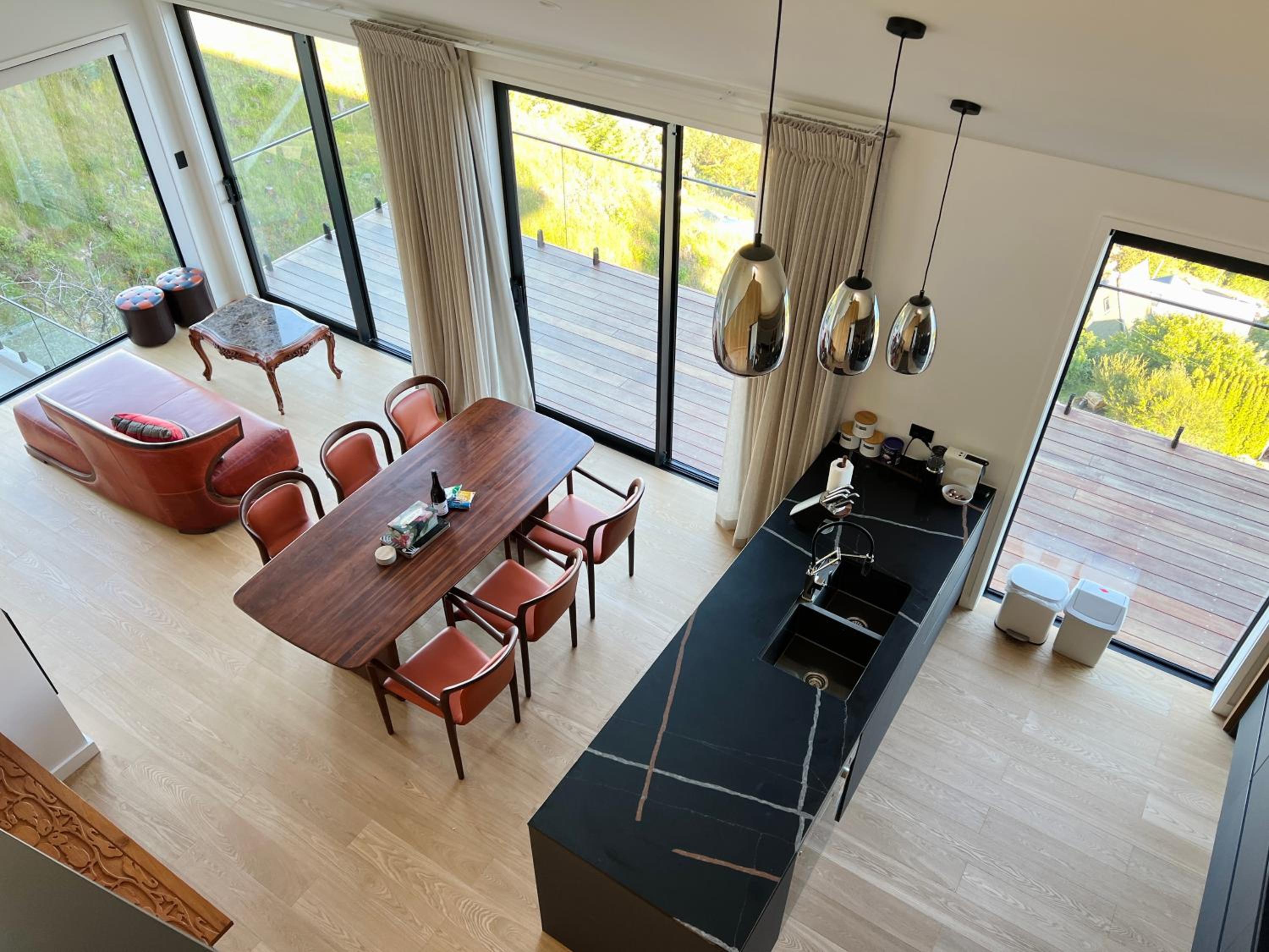 Stunning Lakeview Holiday House Queenstown