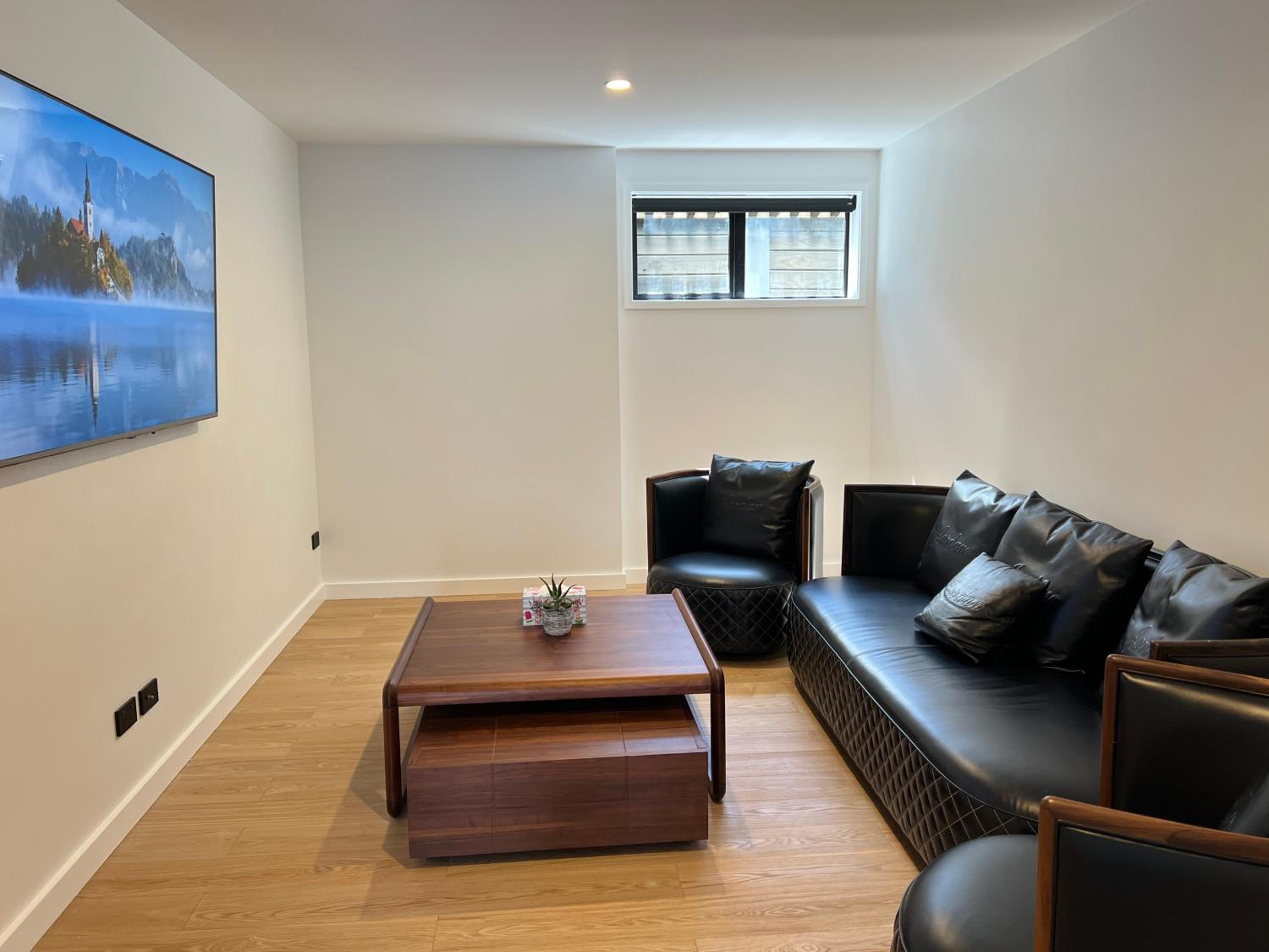 Stunning Lakeview Holiday House Queenstown