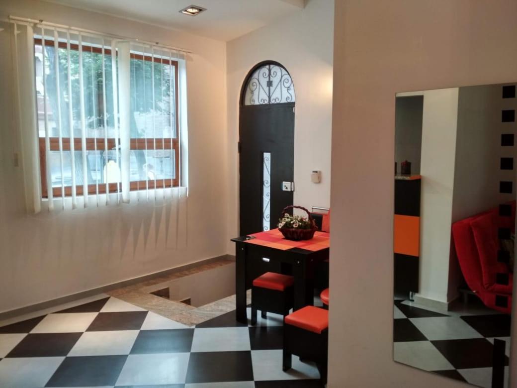 Deluxe apartment center of Tbilisi view 4
