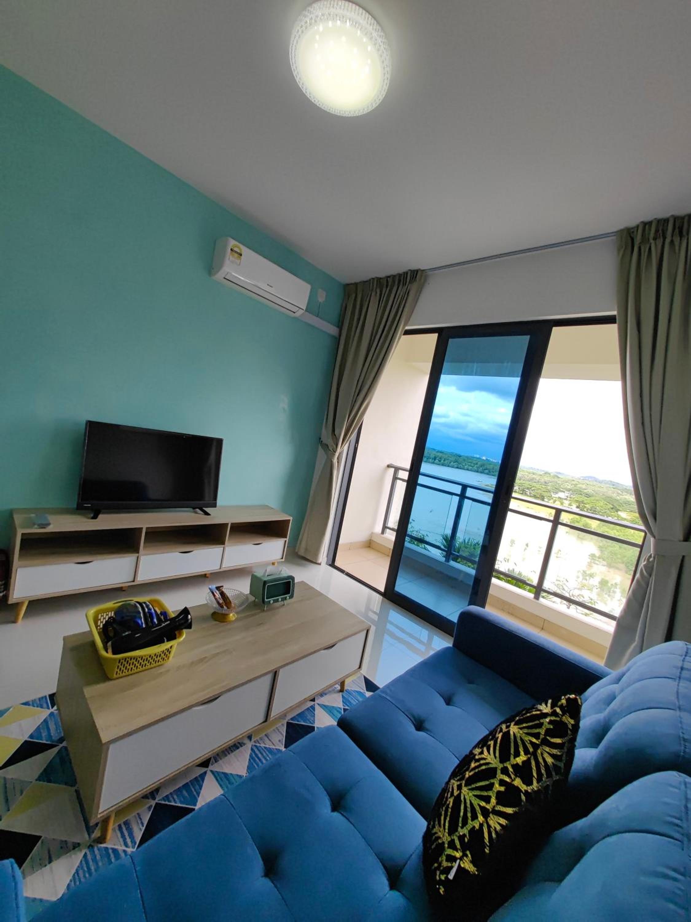 Xtu seaview 1room at Forest City photo 7