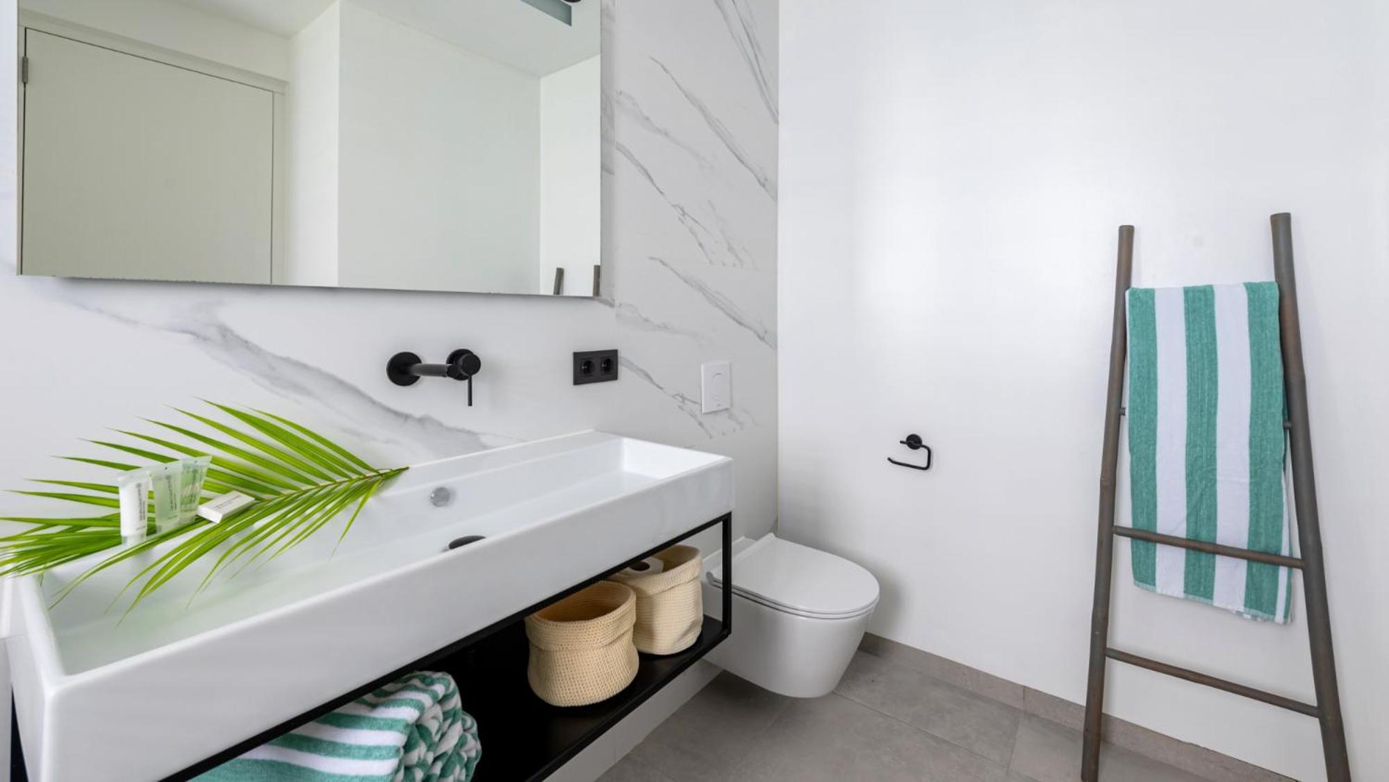 Starfish - Brand new apartment with pool close to the beach