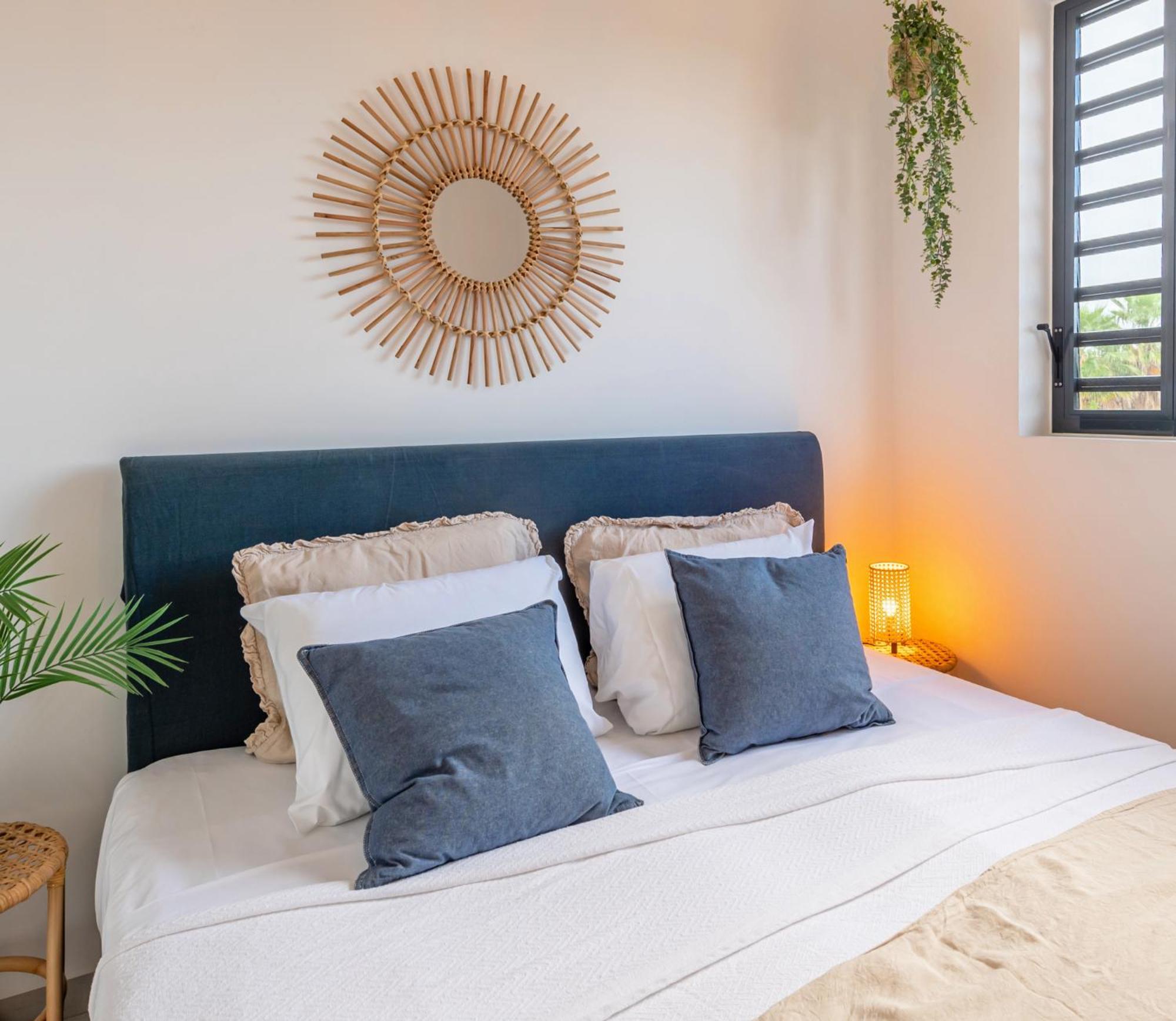 Starfish - Brand new apartment with pool close to the beach