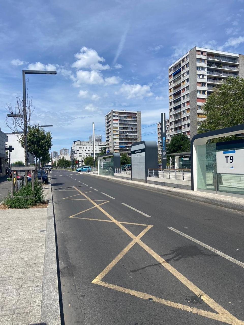 Appart vue 360°, Paris, Parking