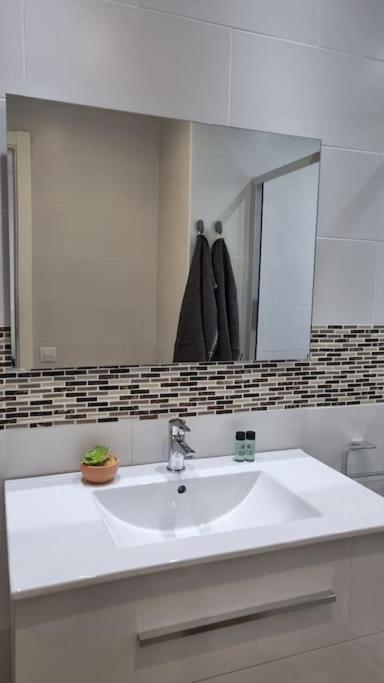 B-Rent Central Digital Zen 2 rooms view 2