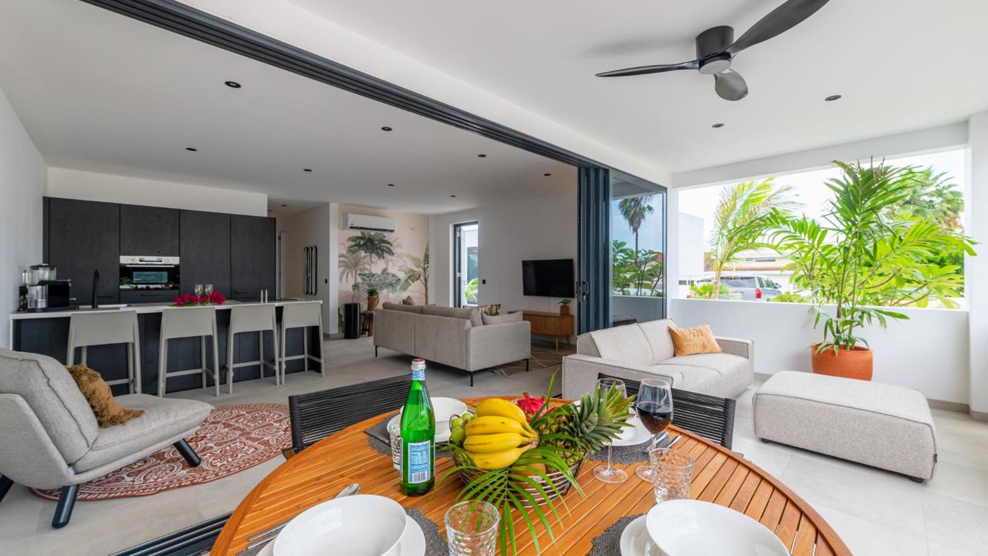 Palm Suite - Newly constructed poolside apartment just minutes from the beach