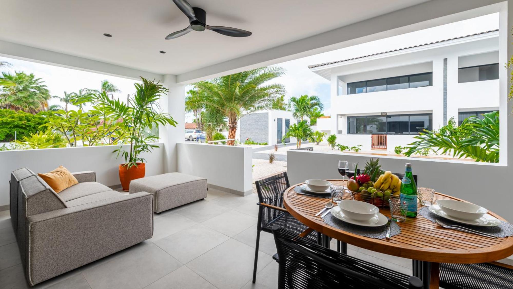 Palm Suite - Newly constructed poolside apartment just minutes from the beach