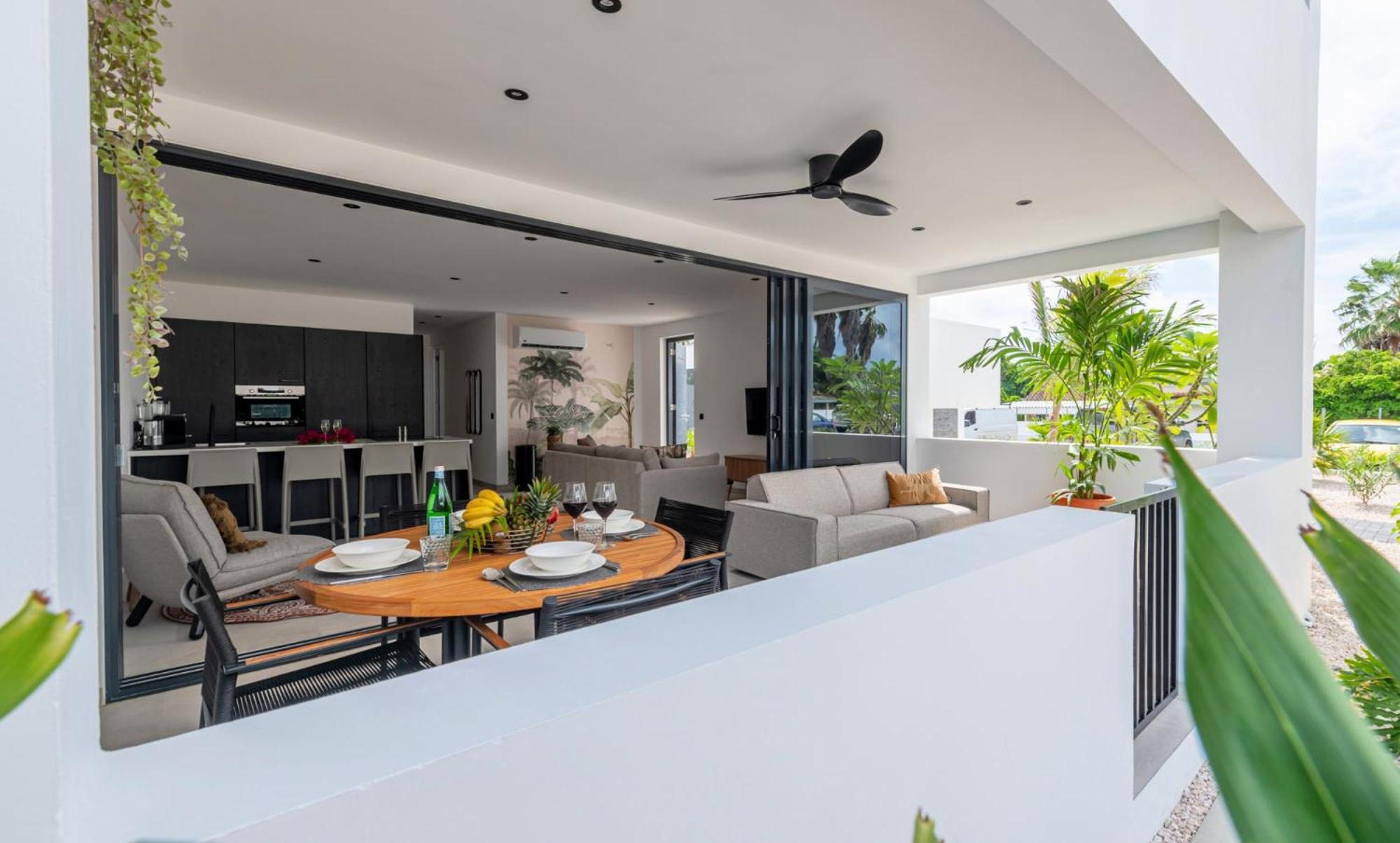 Palm Suite - Newly constructed poolside apartment just minutes from the beach