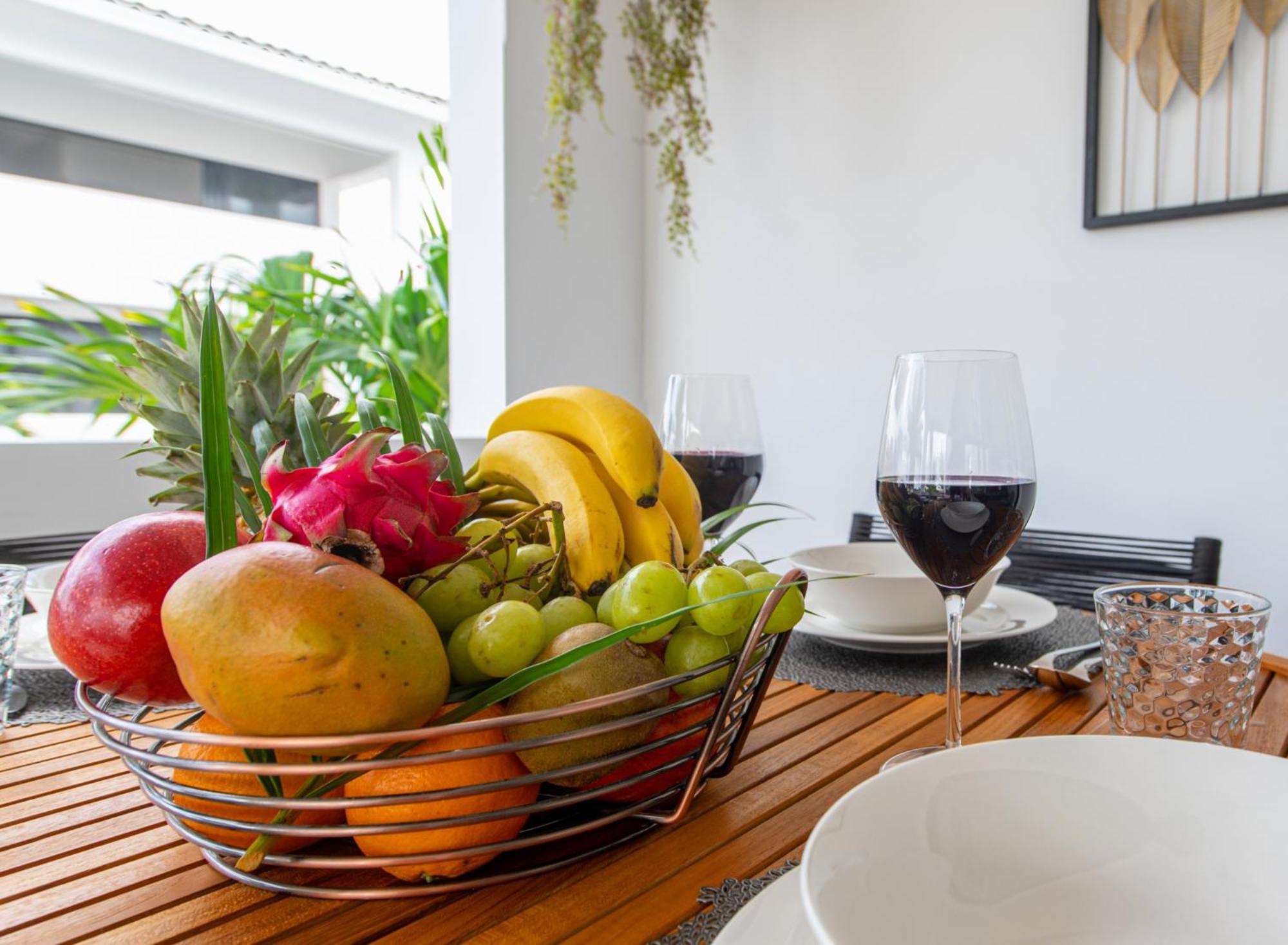 Palm Suite - Newly constructed poolside apartment just minutes from the beach