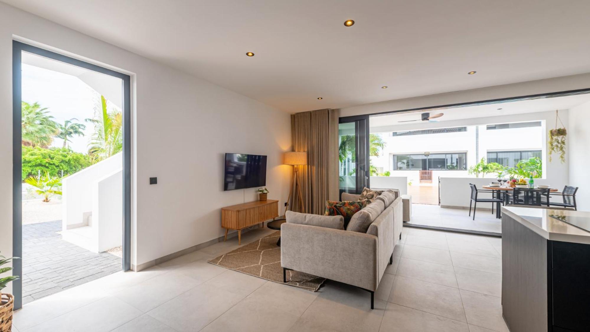 Palm Suite - Newly constructed poolside apartment just minutes from the beach