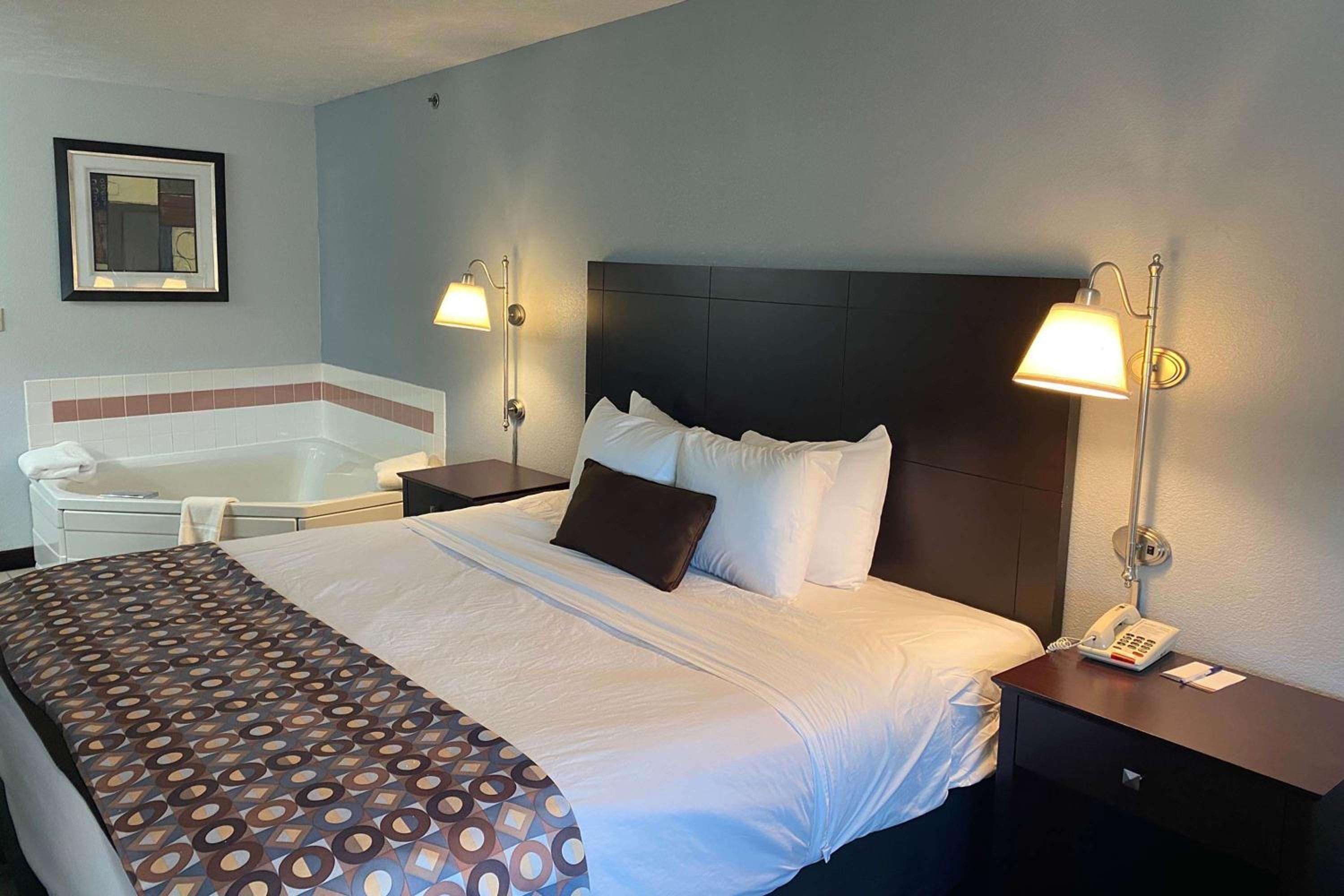 Danville Vacations - Baymont by Wyndham Danville IL - Property Image 12