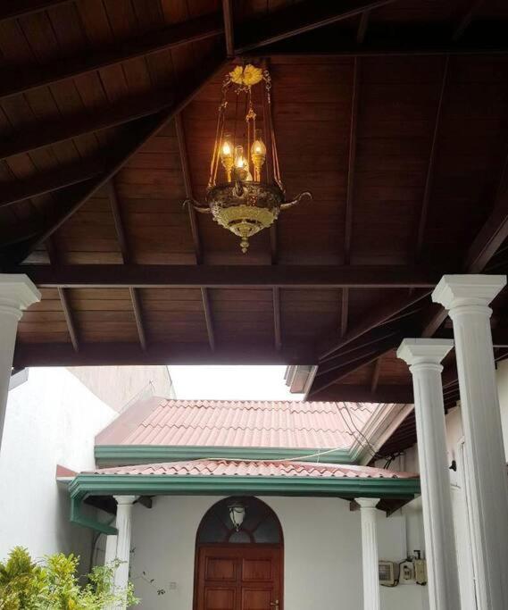 Maharagama 5BR bungalow 1BR USD 21 per night view 4