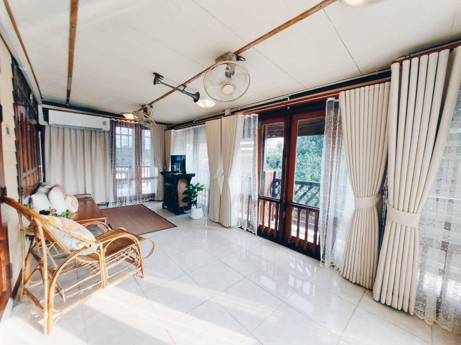 Green Riverside Homestay