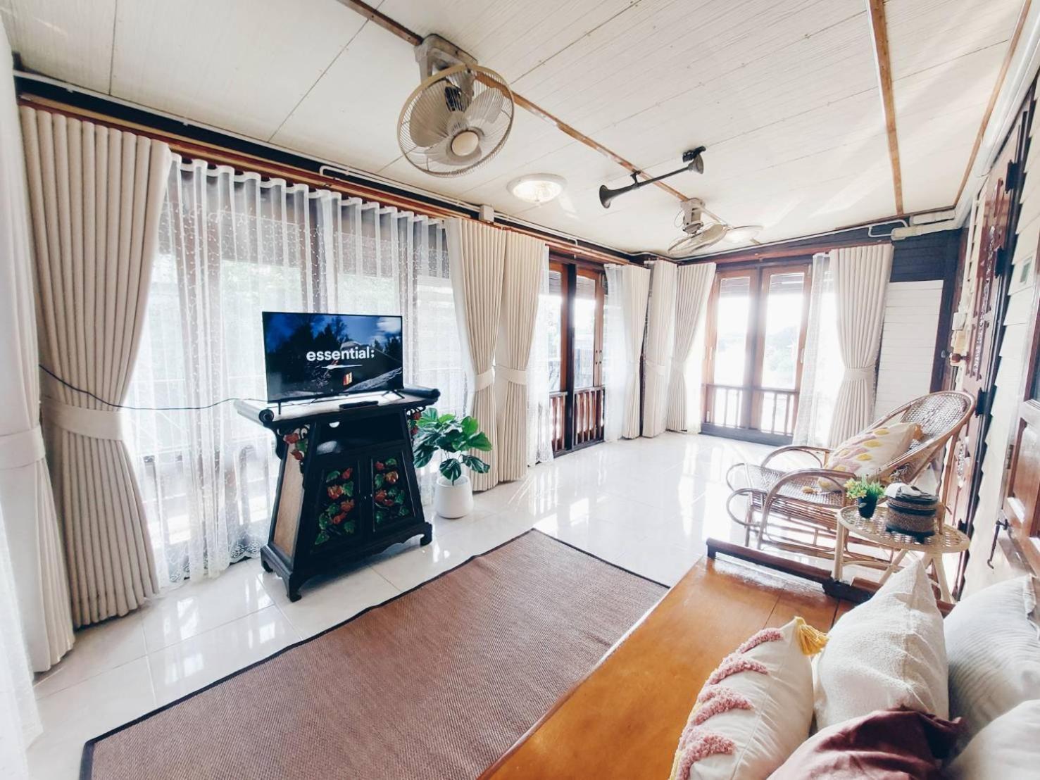 Green Riverside Homestay