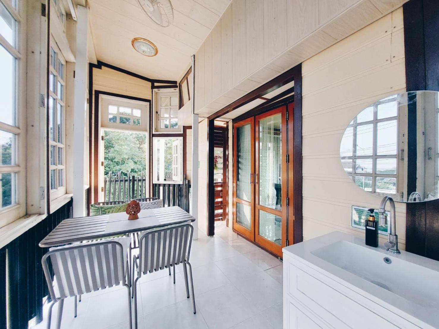 Green Riverside Homestay