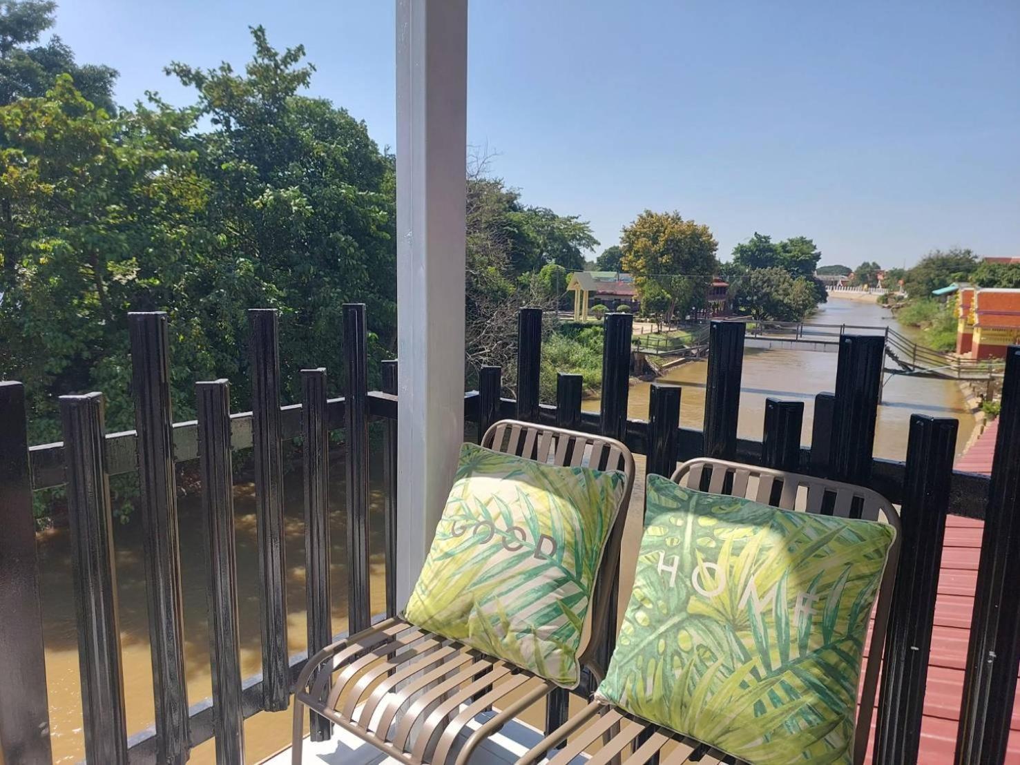 Green Riverside Homestay