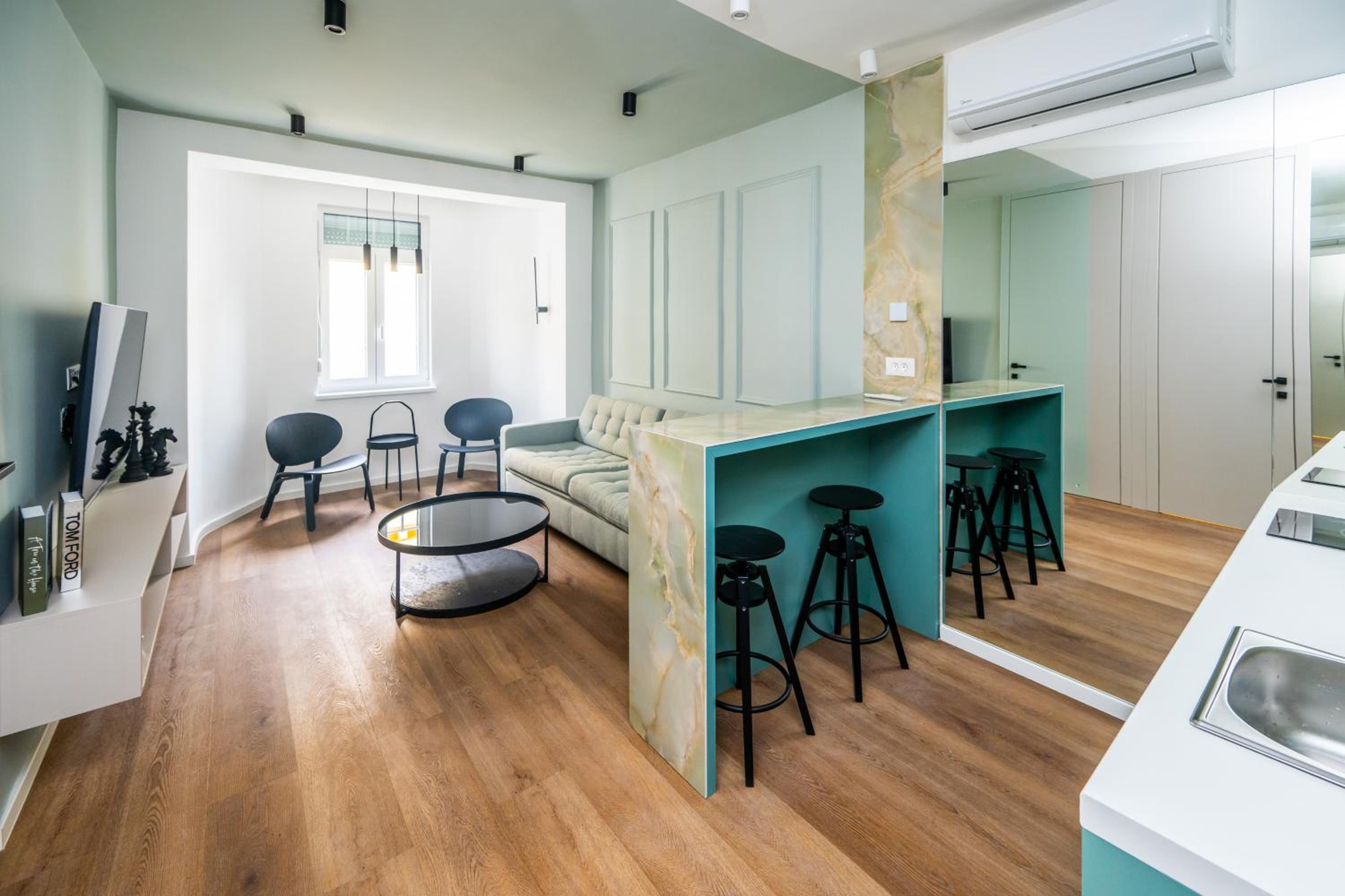City Center Design Apartments