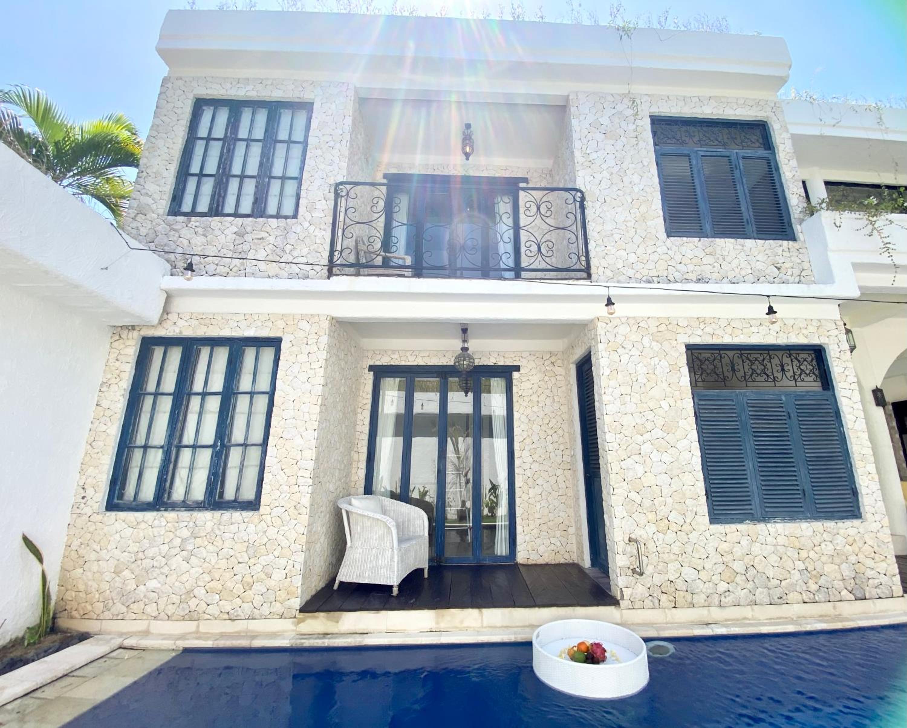 Hotel Villa Tyche Luxury 4BR Near Beach - Image 1