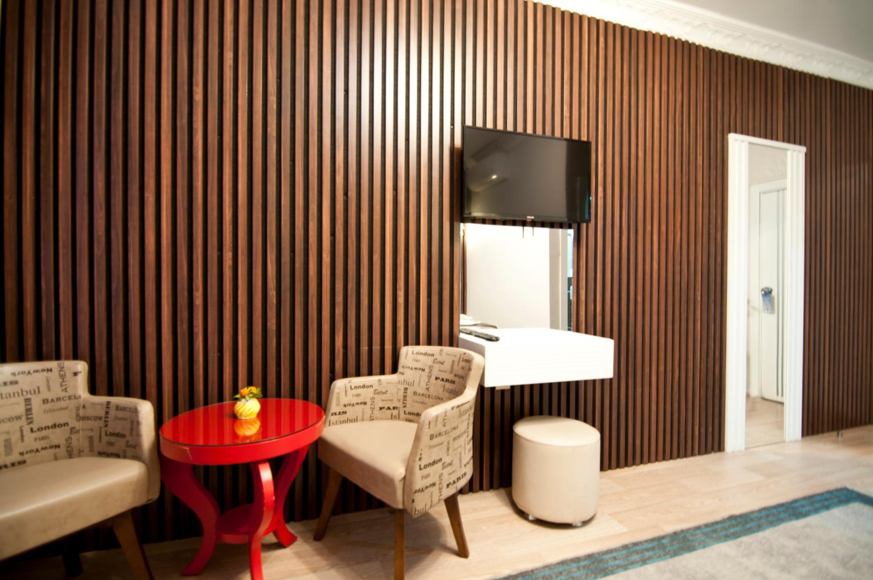 Hotel Broken Column - Image 42