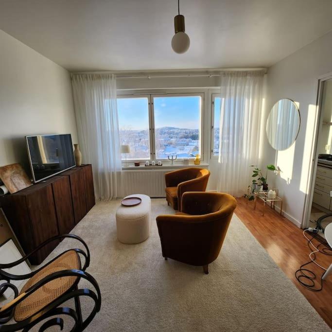 Top floor apt with stunning view