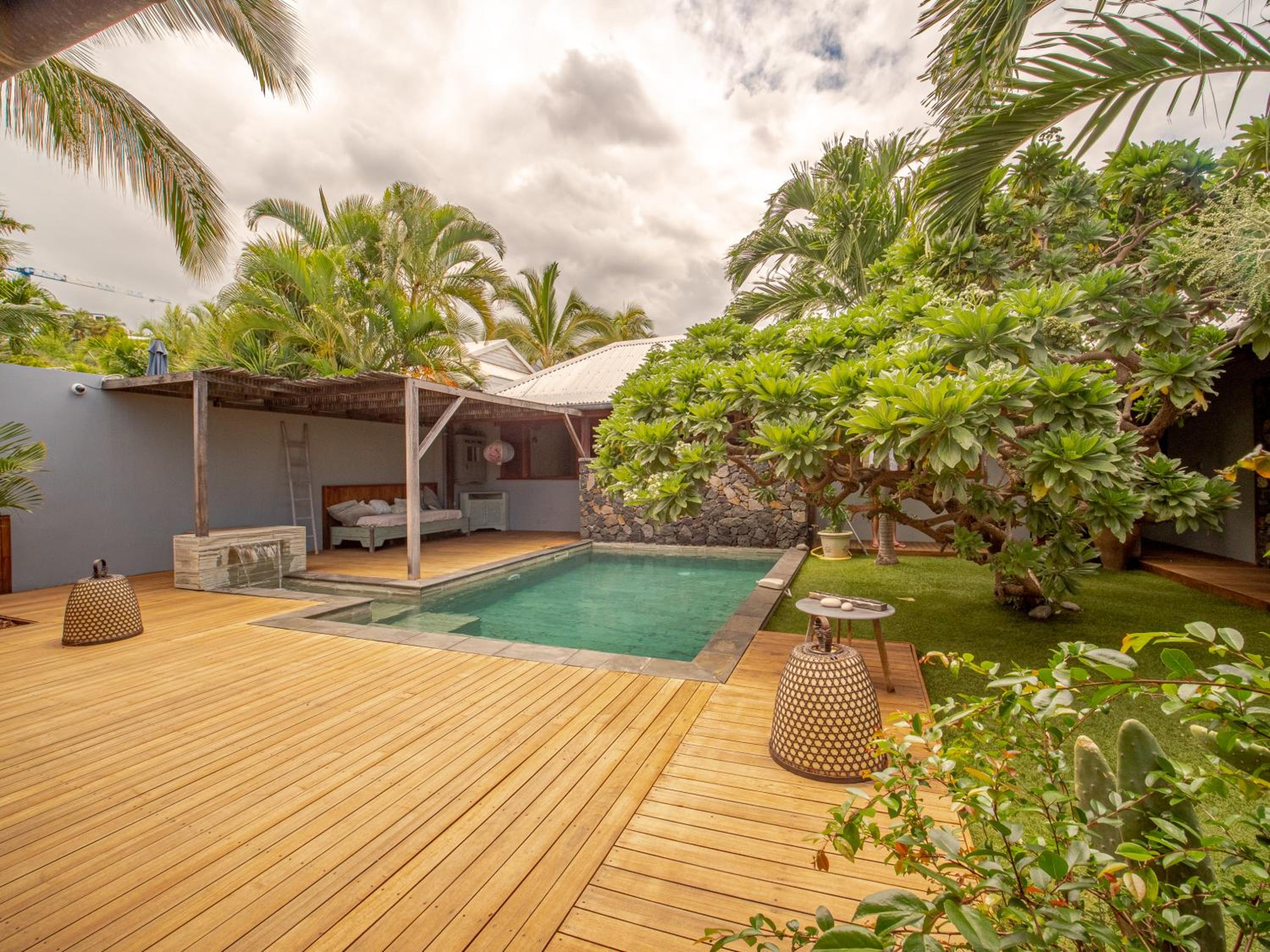 la kaz veloutier - villa 4 chambres avec piscine view 2