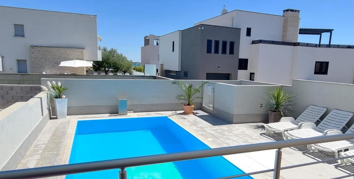 Photo 44